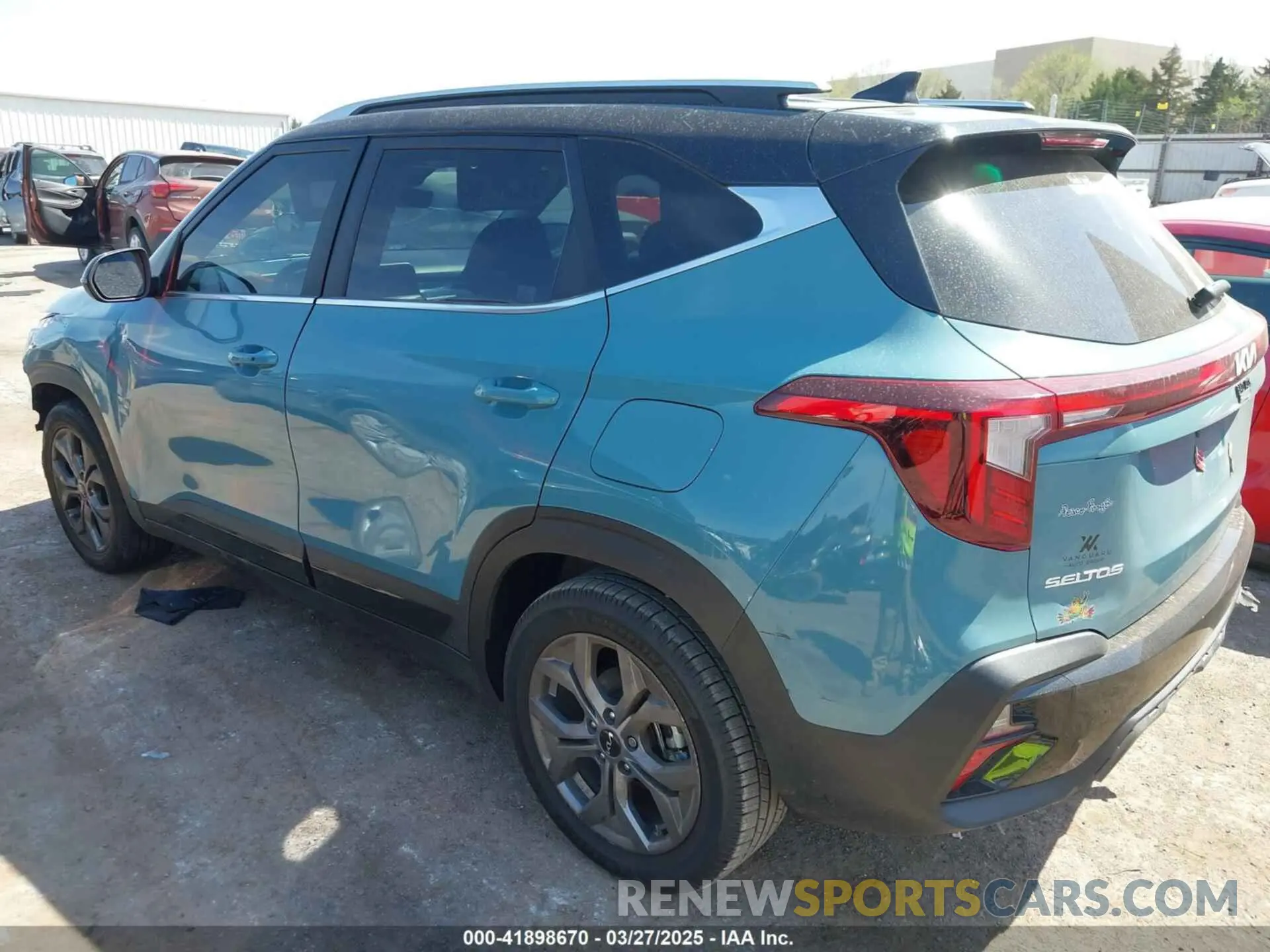 3 fotografías del automóvil dañado KNDEU2AA0R7590492 KIA SELTOS 2024