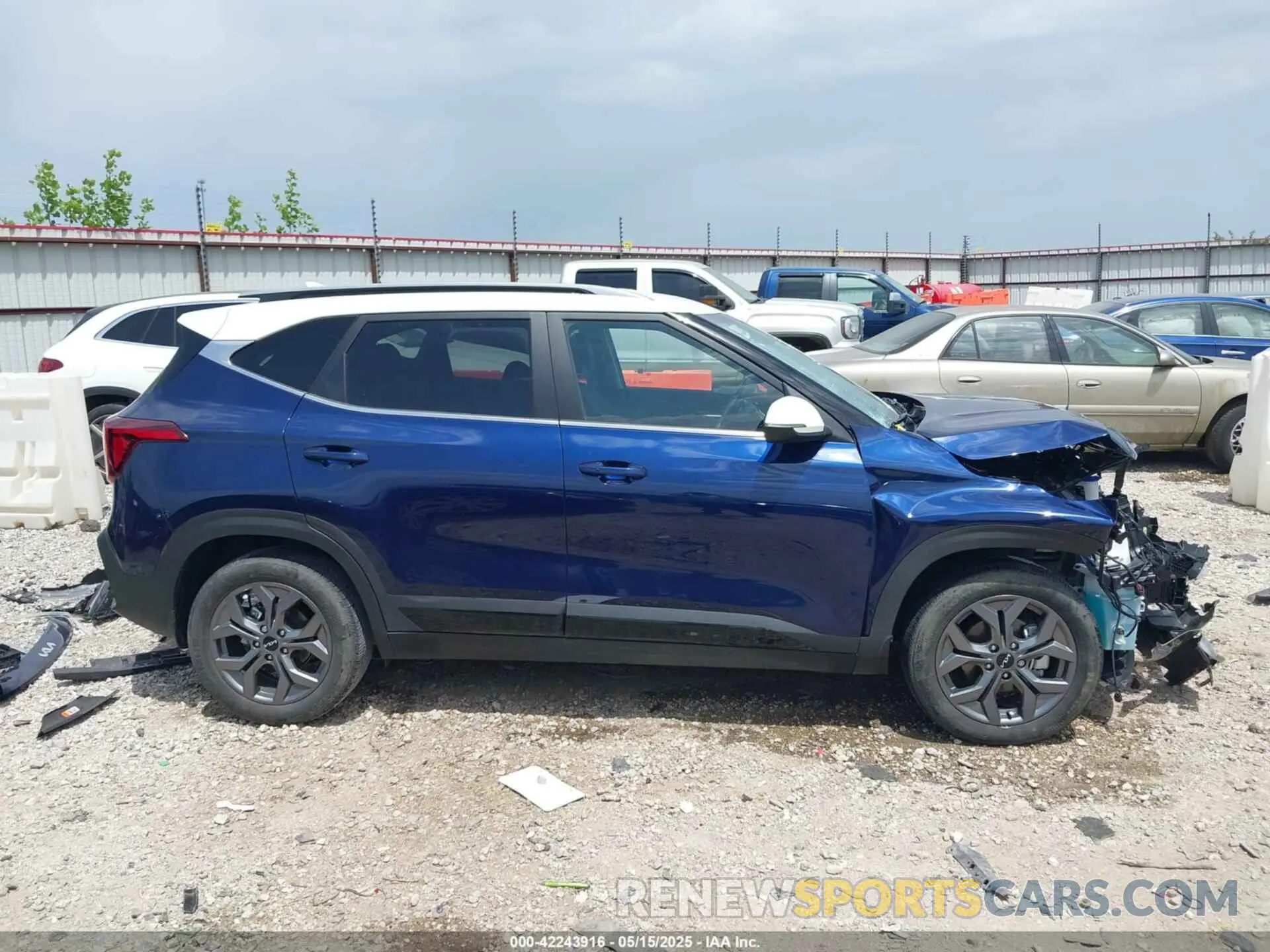 14 fotografías del automóvil dañado KNDEU2AA1R7543763 KIA SELTOS 2024
