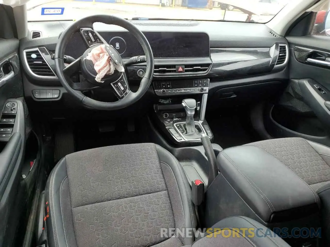 8 fotografías del automóvil dañado KNDEU2AA1R7582661 KIA SELTOS 2024
