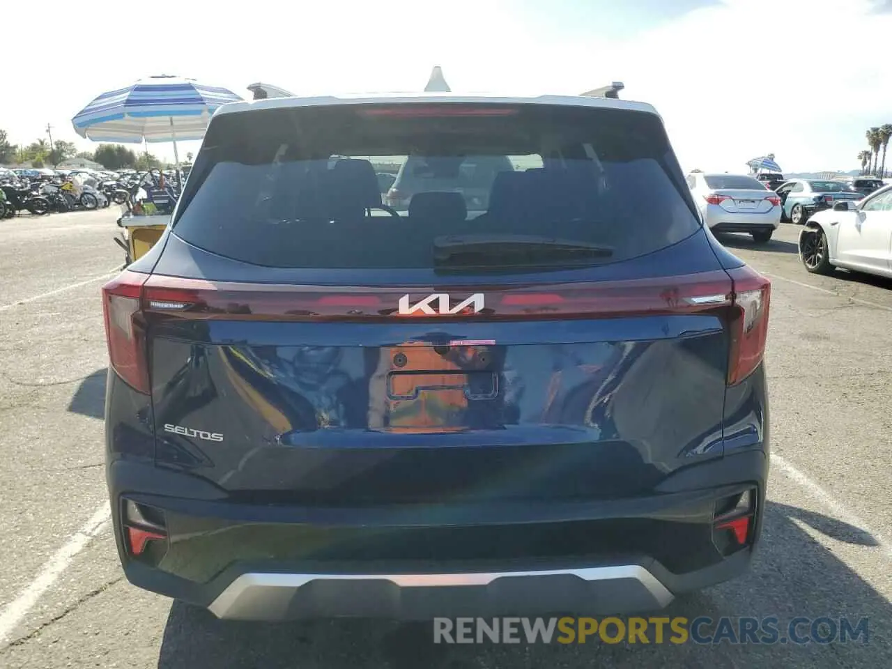 6 fotografías del automóvil dañado KNDEU2AA1R7655429 KIA SELTOS 2024