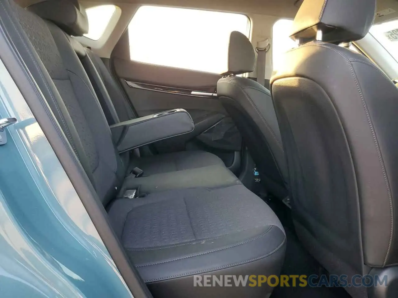 12 fotografías del automóvil dañado KNDEU2AA1R7656175 KIA SELTOS 2024