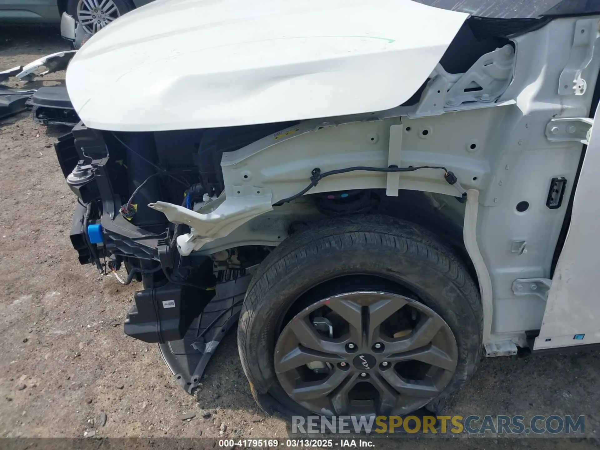 18 fotografías del automóvil dañado KNDEU2AA1R7665846 KIA SELTOS 2024