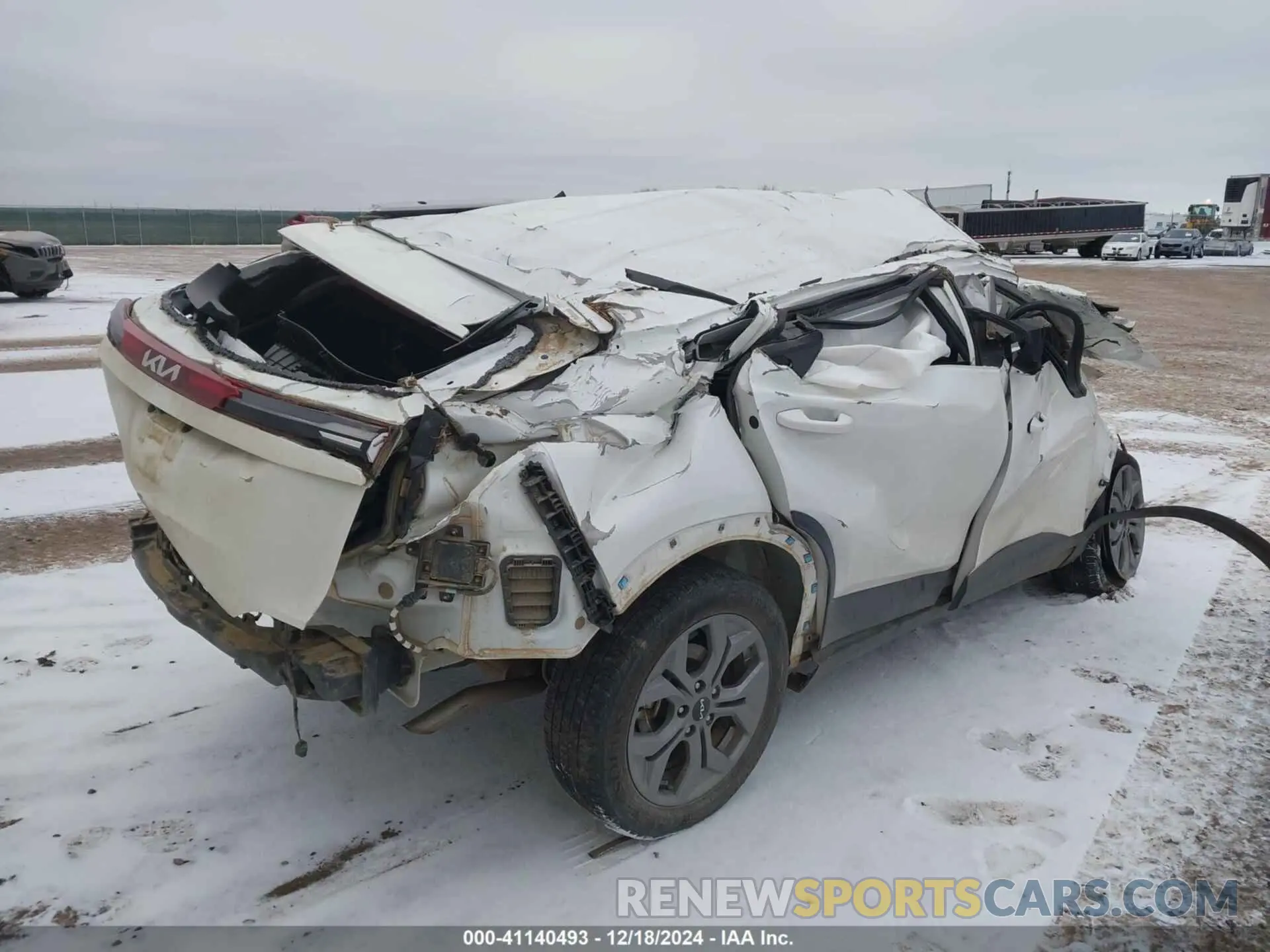 4 fotografías del automóvil dañado KNDEU2AA2R7521514 KIA SELTOS 2024