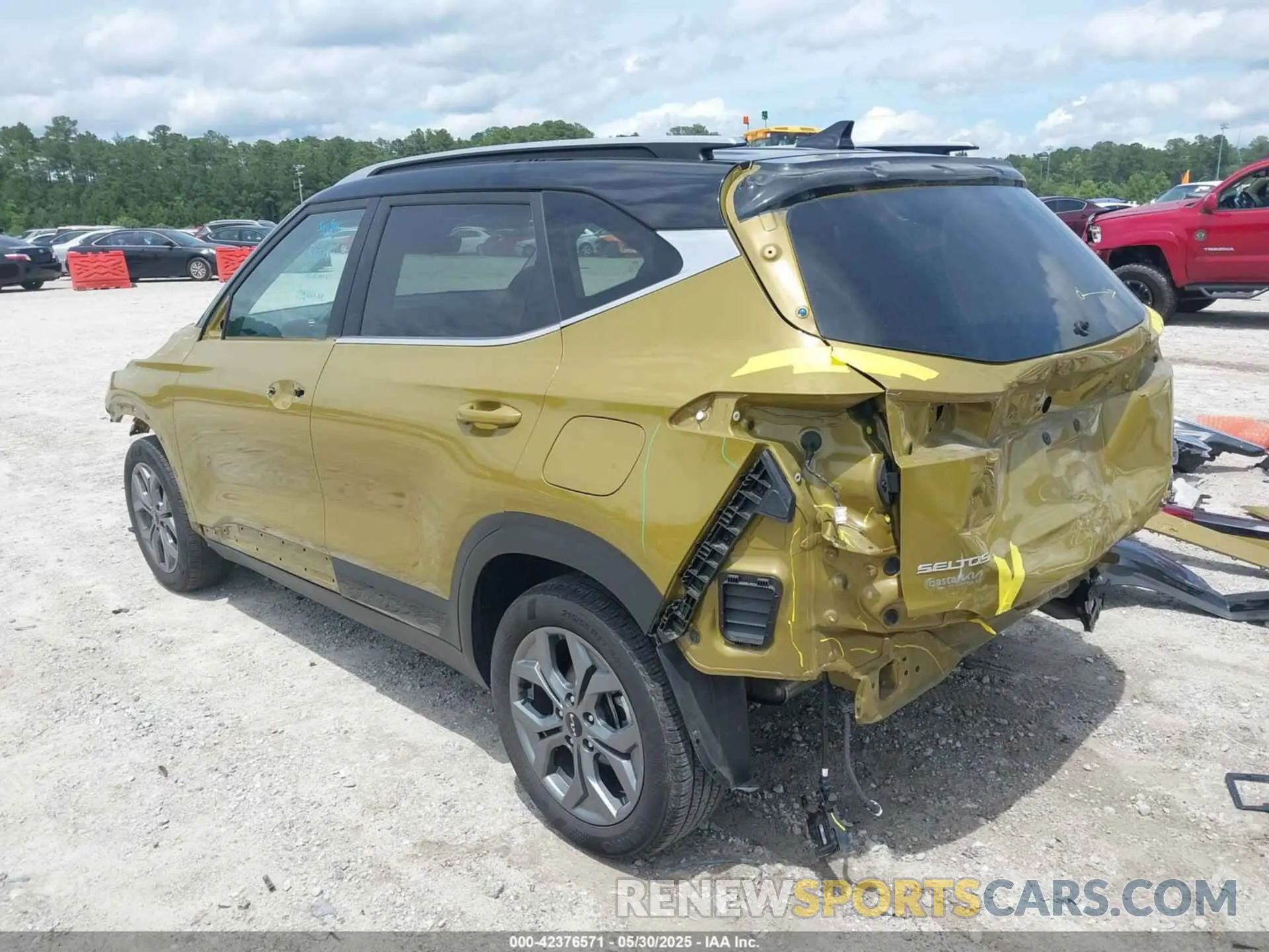 3 fotografías del automóvil dañado KNDEU2AA2R7553721 KIA SELTOS 2024