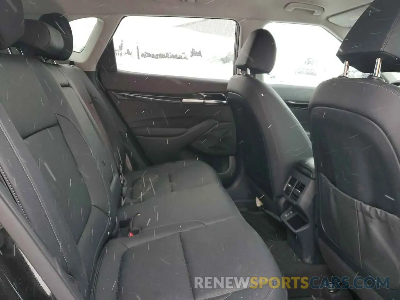 11 fotografías del automóvil dañado KNDEU2AA4R7503841 KIA SELTOS 2024