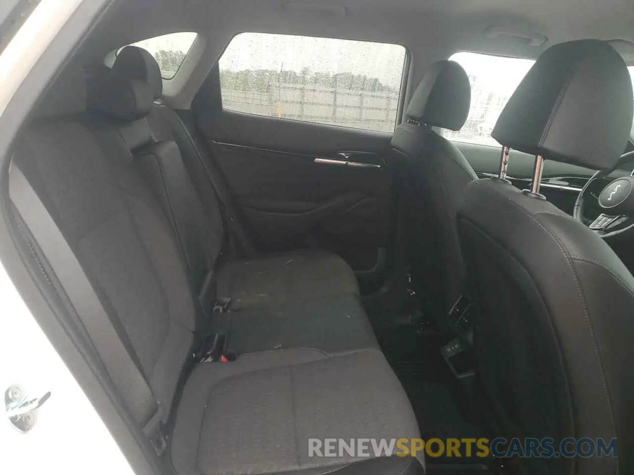 11 fotografías del automóvil dañado KNDEU2AA4R7591046 KIA SELTOS 2024