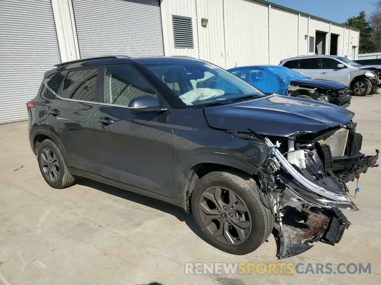4 fotografías del automóvil dañado KNDEU2AA7R7587850 KIA SELTOS 2024