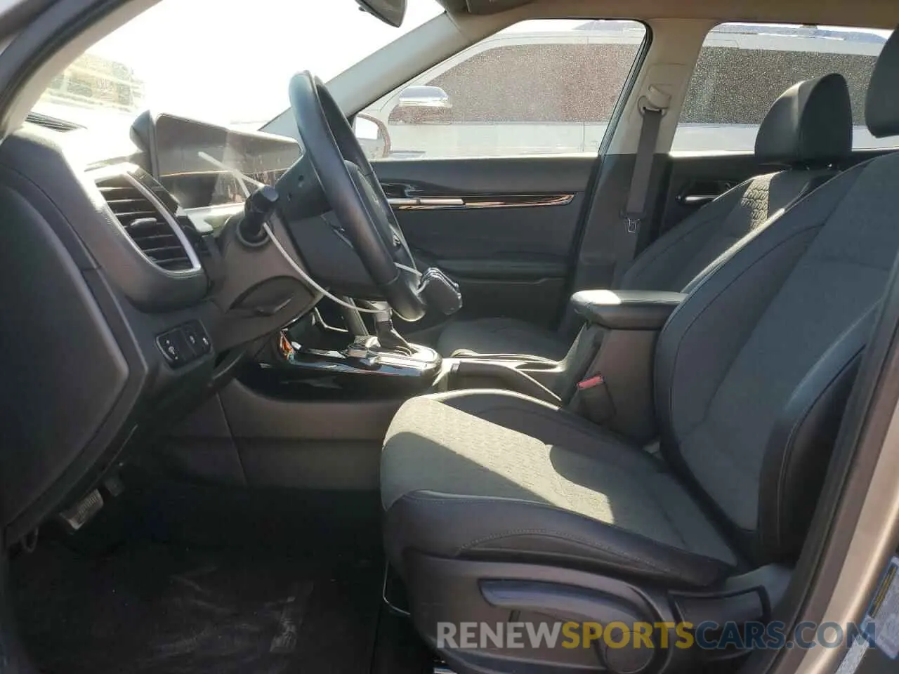 7 fotografías del automóvil dañado KNDEU2AA8R7497025 KIA SELTOS 2024