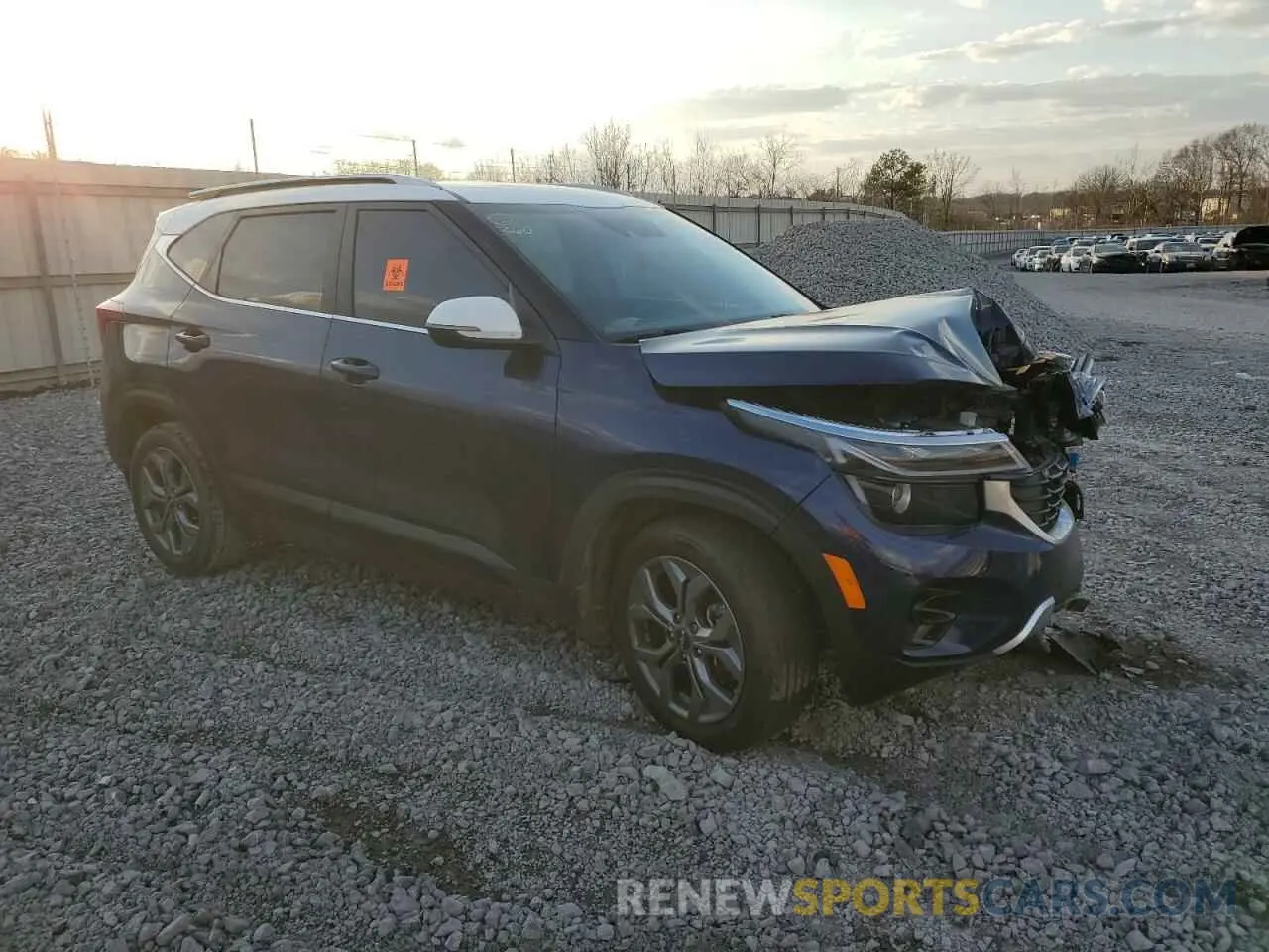 4 fotografías del automóvil dañado KNDEU2AA8R7543128 KIA SELTOS 2024