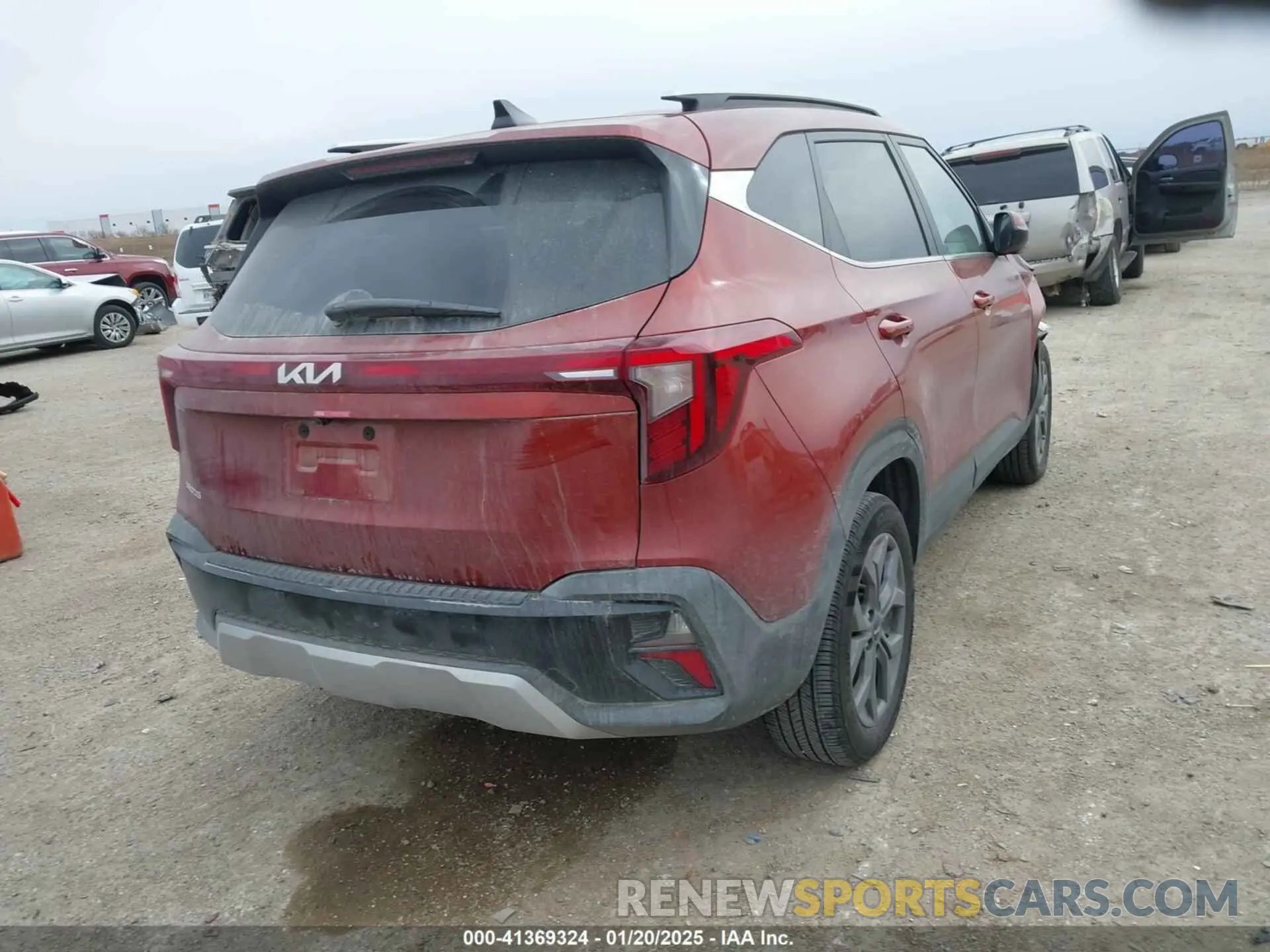 4 fotografías del automóvil dañado KNDEU2AA9R7623800 KIA SELTOS 2024