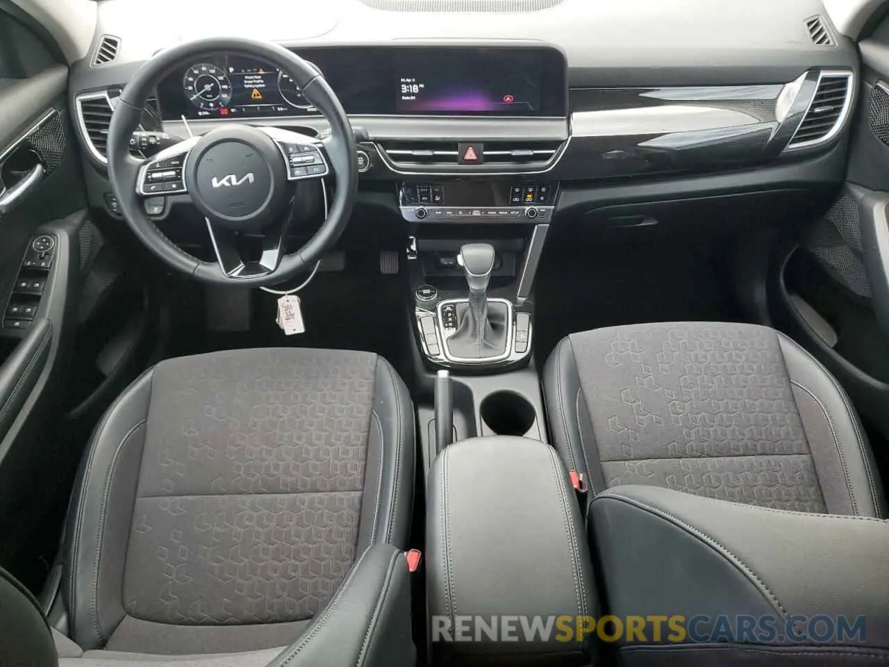 8 fotografías del automóvil dañado KNDEU2AAXR7476757 KIA SELTOS 2024