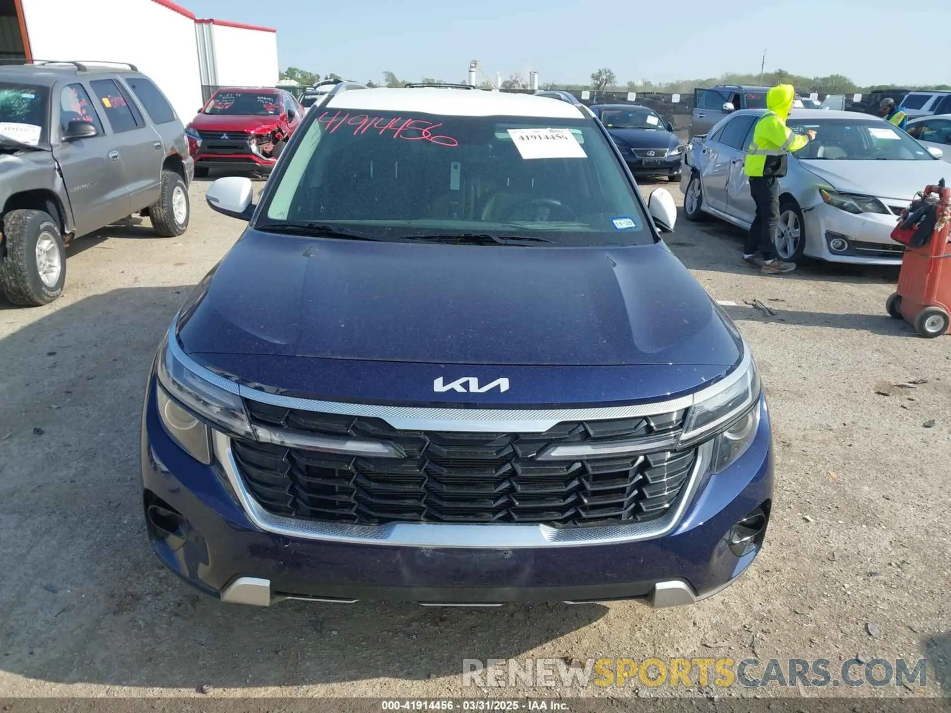 12 fotografías del automóvil dañado KNDEU2AAXR7552820 KIA SELTOS 2024