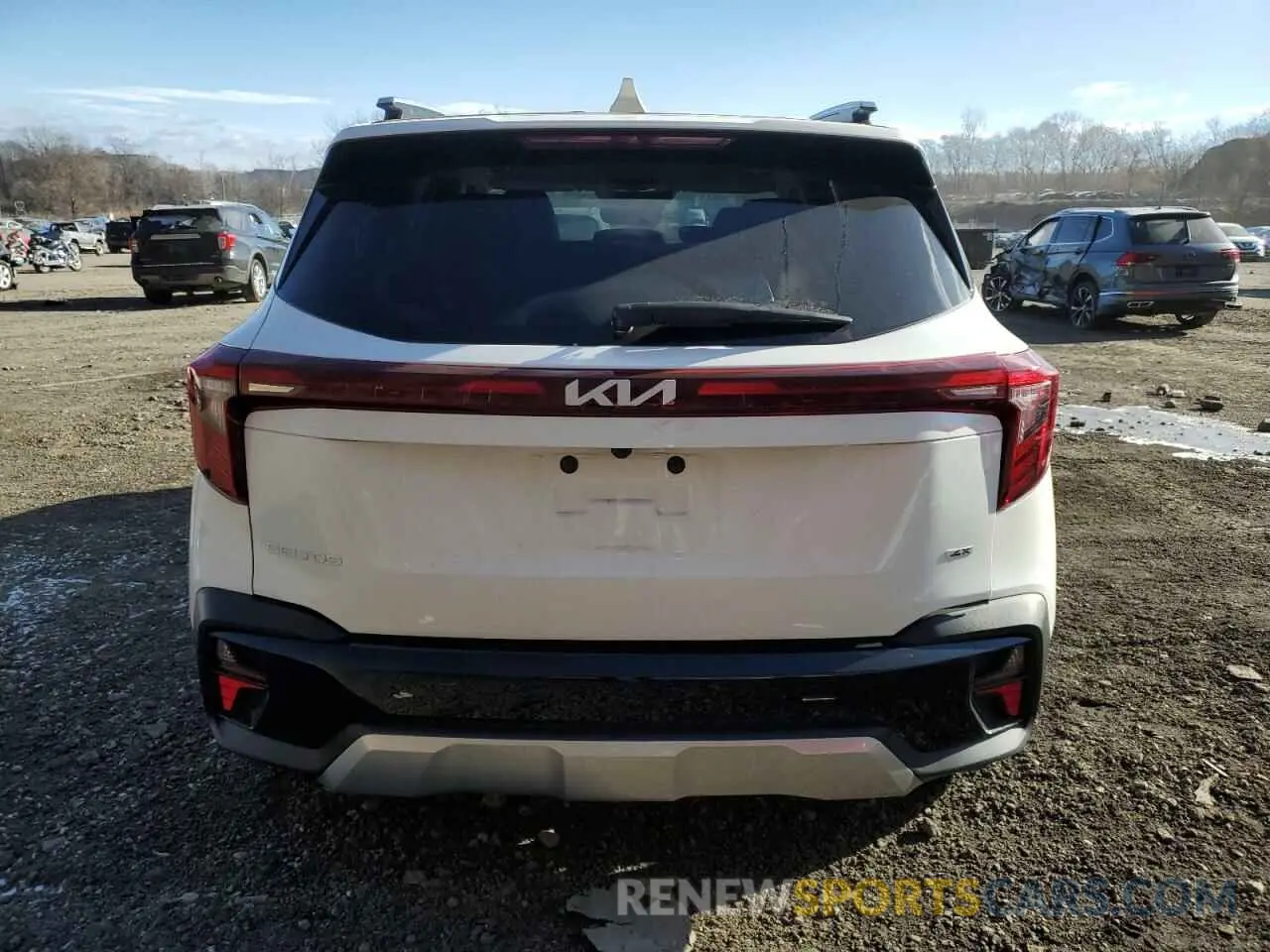 6 fotografías del automóvil dañado KNDEUCAA0R7545428 KIA SELTOS 2024