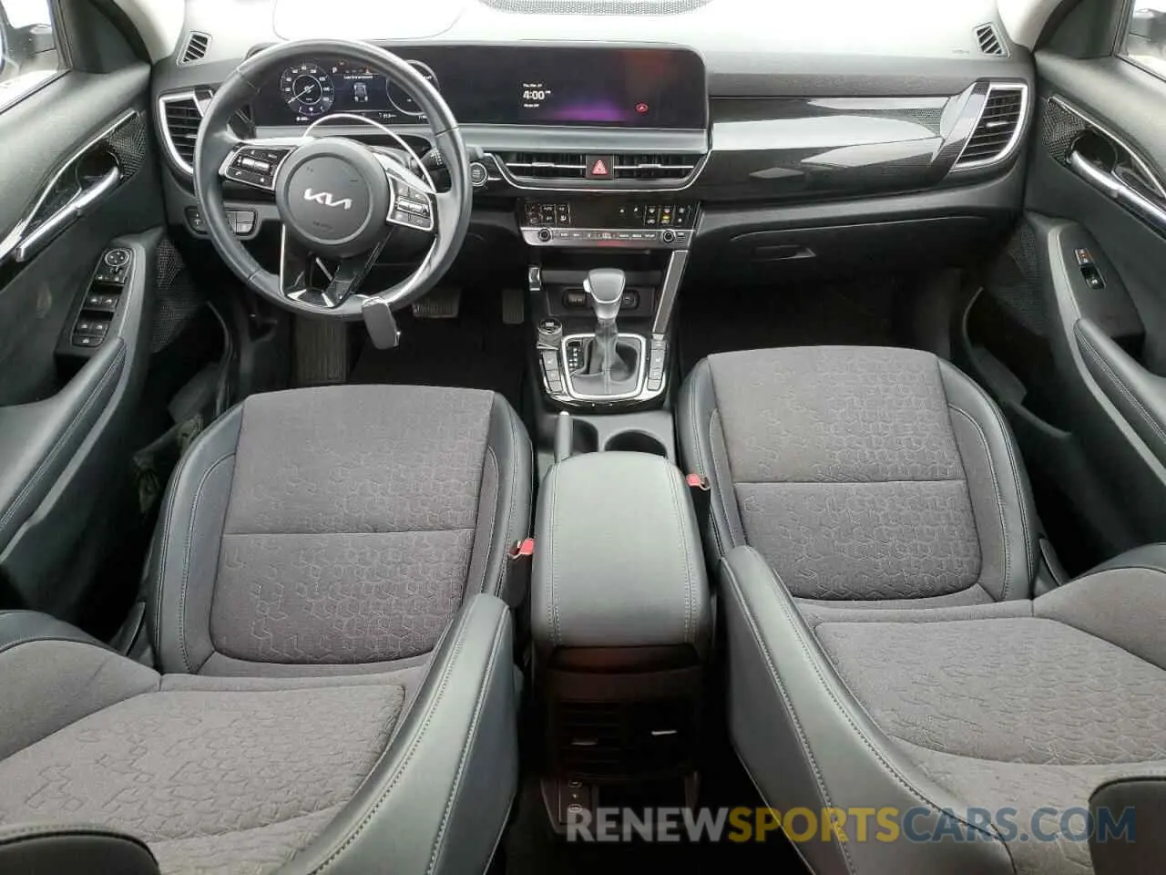8 fotografías del automóvil dañado KNDEUCAA1R7610464 KIA SELTOS 2024