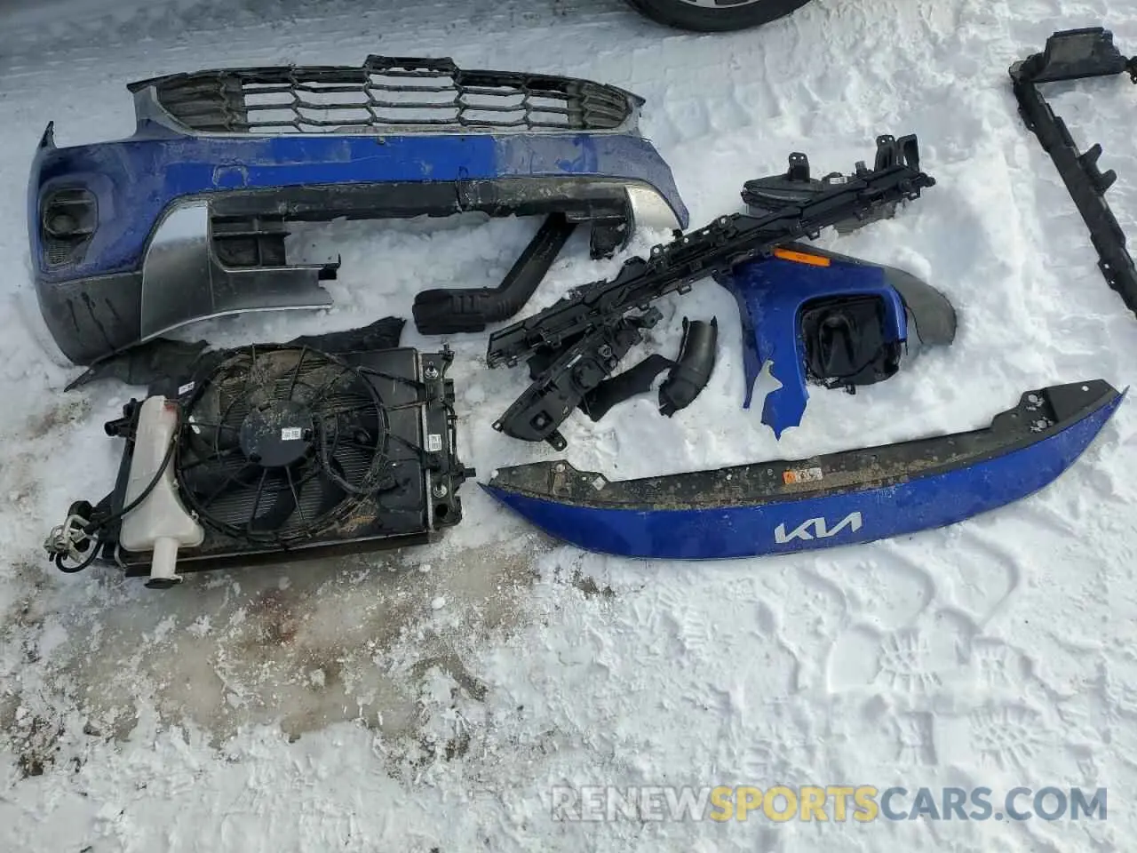 13 fotografías del automóvil dañado KNDEUCAA2R7476435 KIA SELTOS 2024