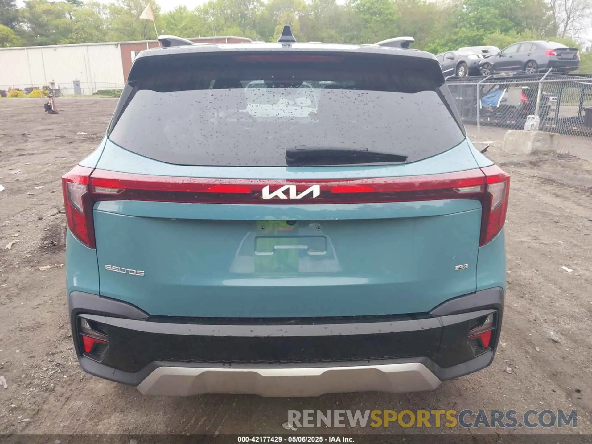 17 fotografías del automóvil dañado KNDEUCAA2R7496250 KIA SELTOS 2024