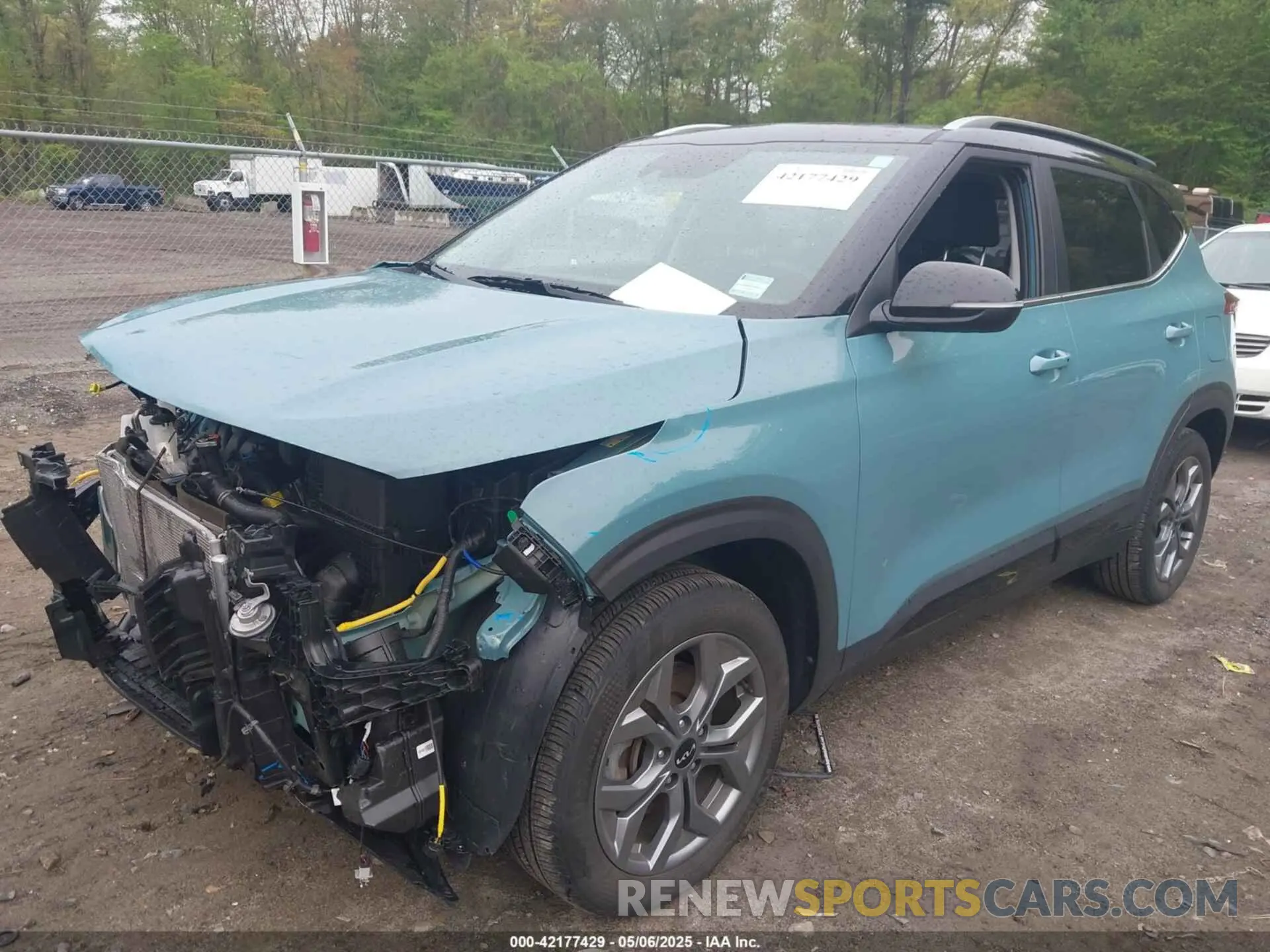 2 fotografías del automóvil dañado KNDEUCAA2R7496250 KIA SELTOS 2024