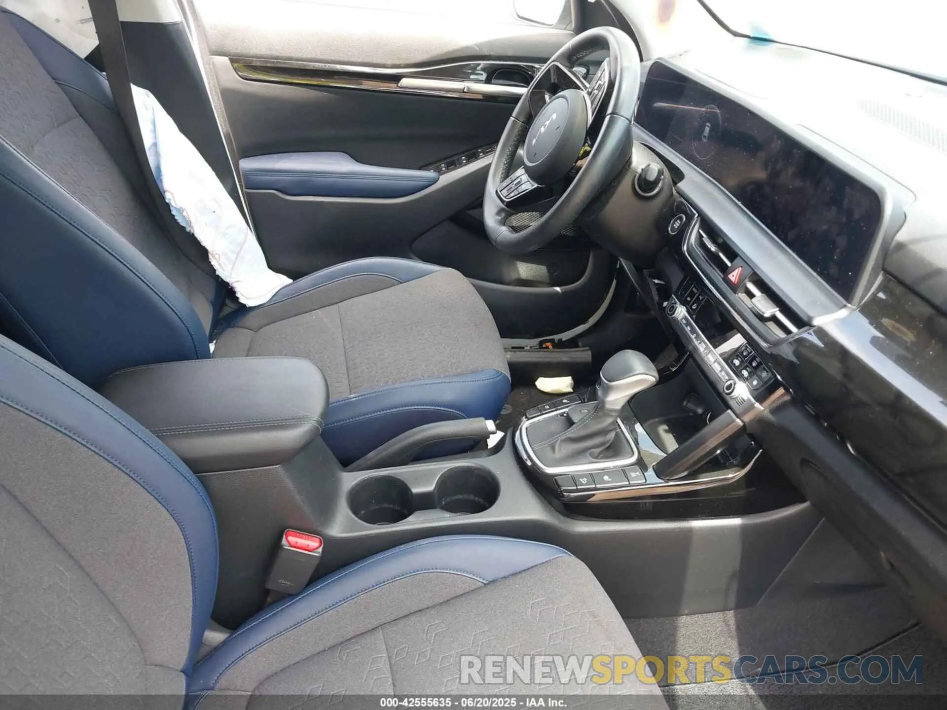 5 fotografías del automóvil dañado KNDEUCAA3R7532320 KIA SELTOS 2024