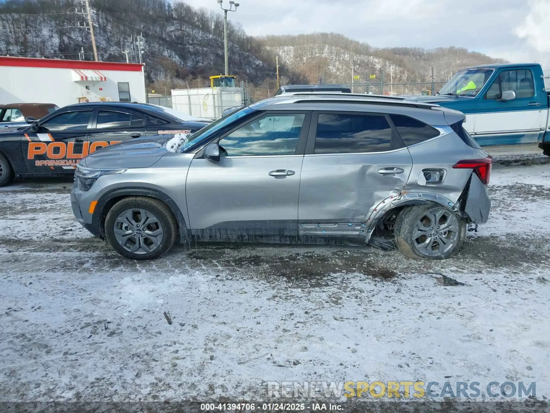 14 fotografías del automóvil dañado KNDEUCAA3R7552678 KIA SELTOS 2024
