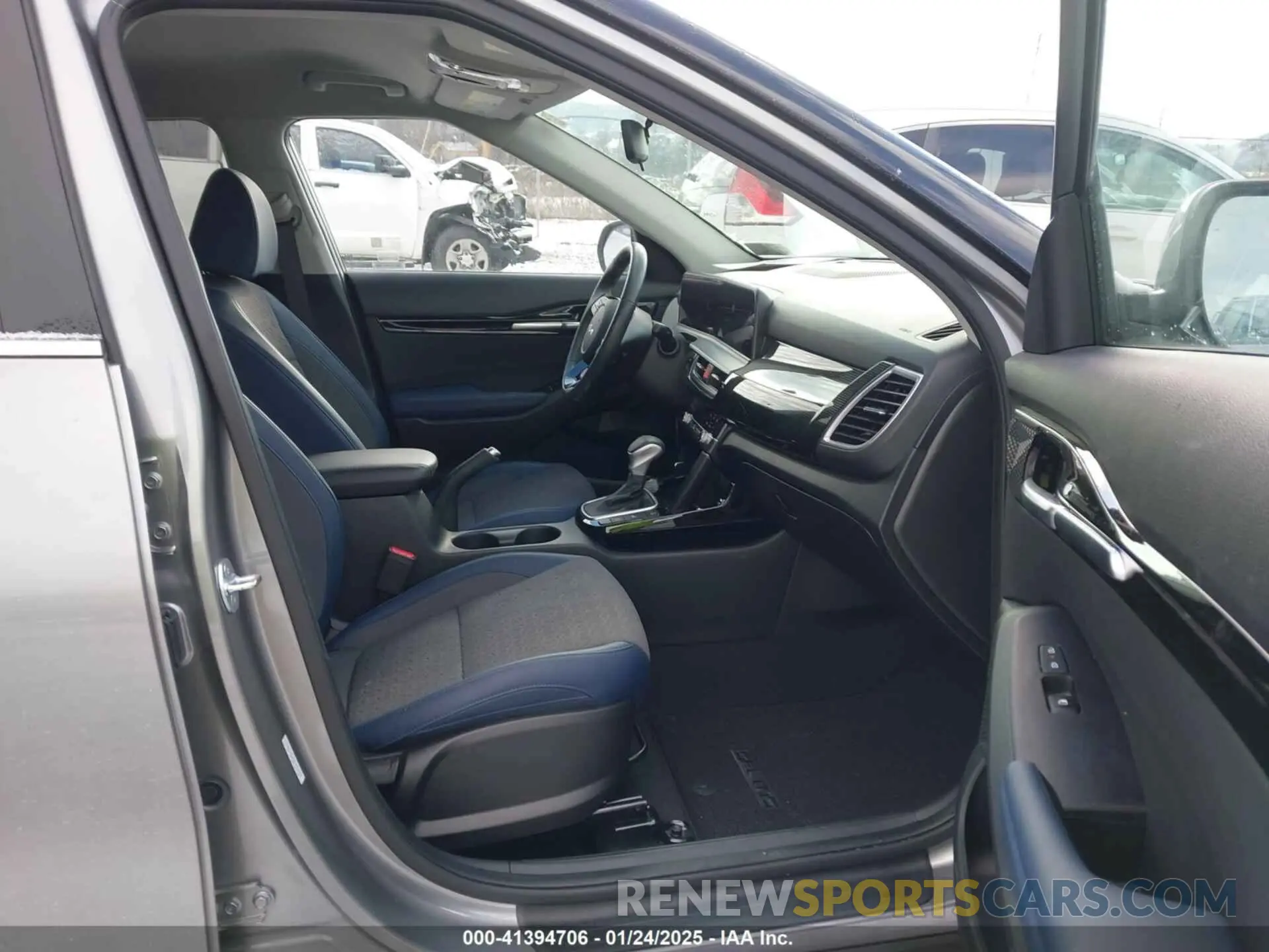 5 fotografías del automóvil dañado KNDEUCAA3R7552678 KIA SELTOS 2024