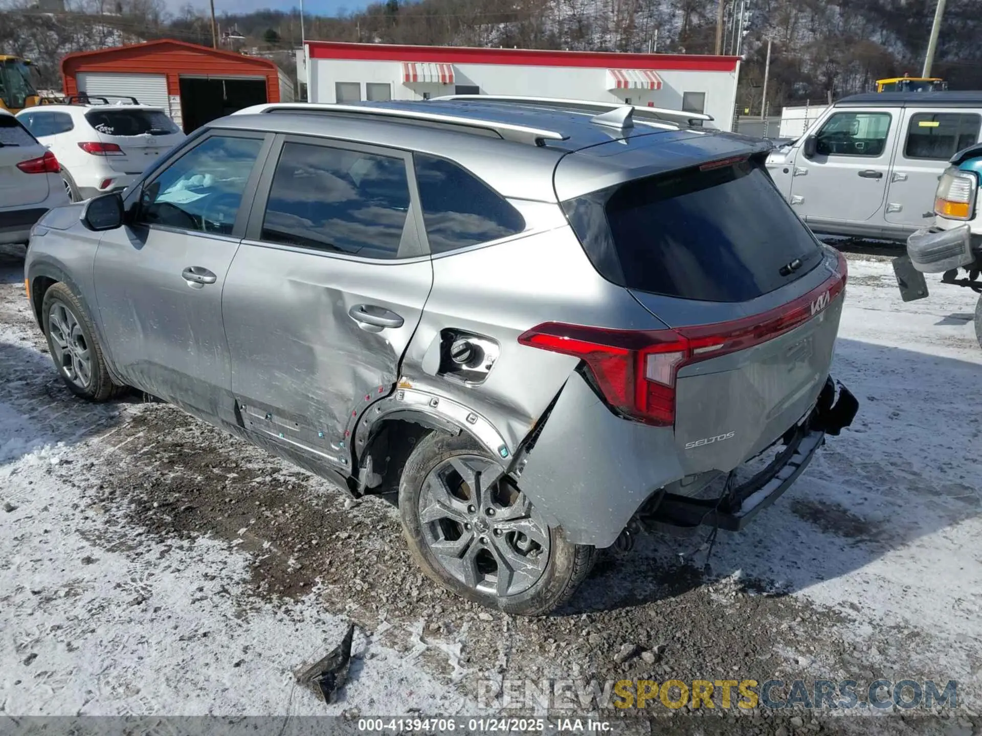 6 fotografías del automóvil dañado KNDEUCAA3R7552678 KIA SELTOS 2024