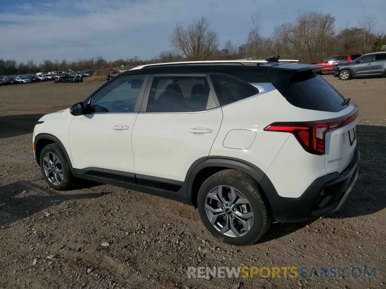 2 fotografías del automóvil dañado KNDEUCAA3R7581887 KIA SELTOS 2024