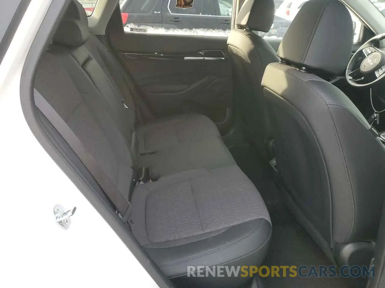 11 fotografías del automóvil dañado KNDEUCAA3R7609798 KIA SELTOS 2024