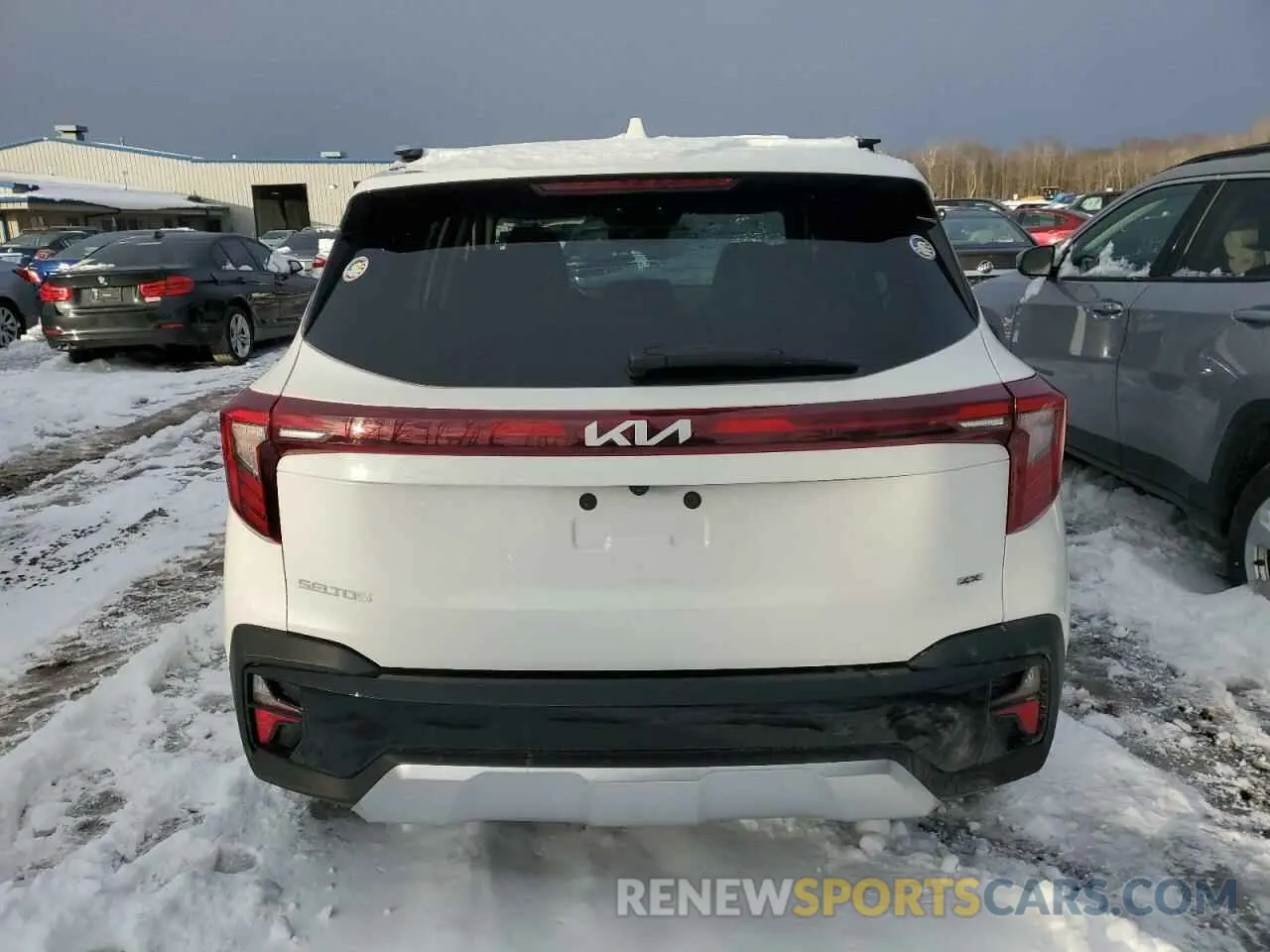 6 fotografías del automóvil dañado KNDEUCAA3R7609798 KIA SELTOS 2024