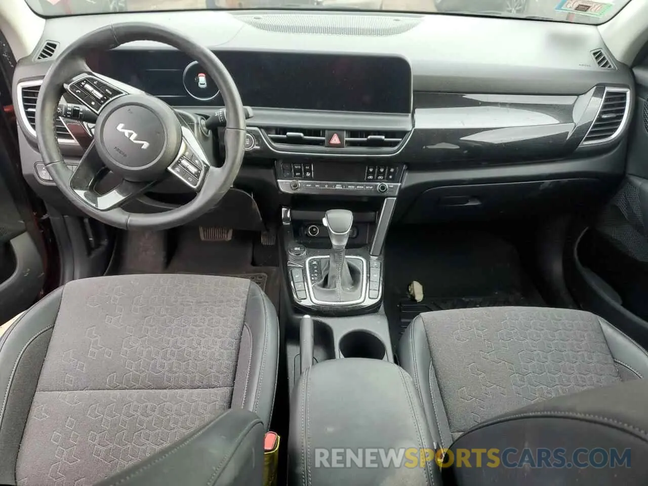 8 fotografías del automóvil dañado KNDEUCAA3R7610689 KIA SELTOS 2024