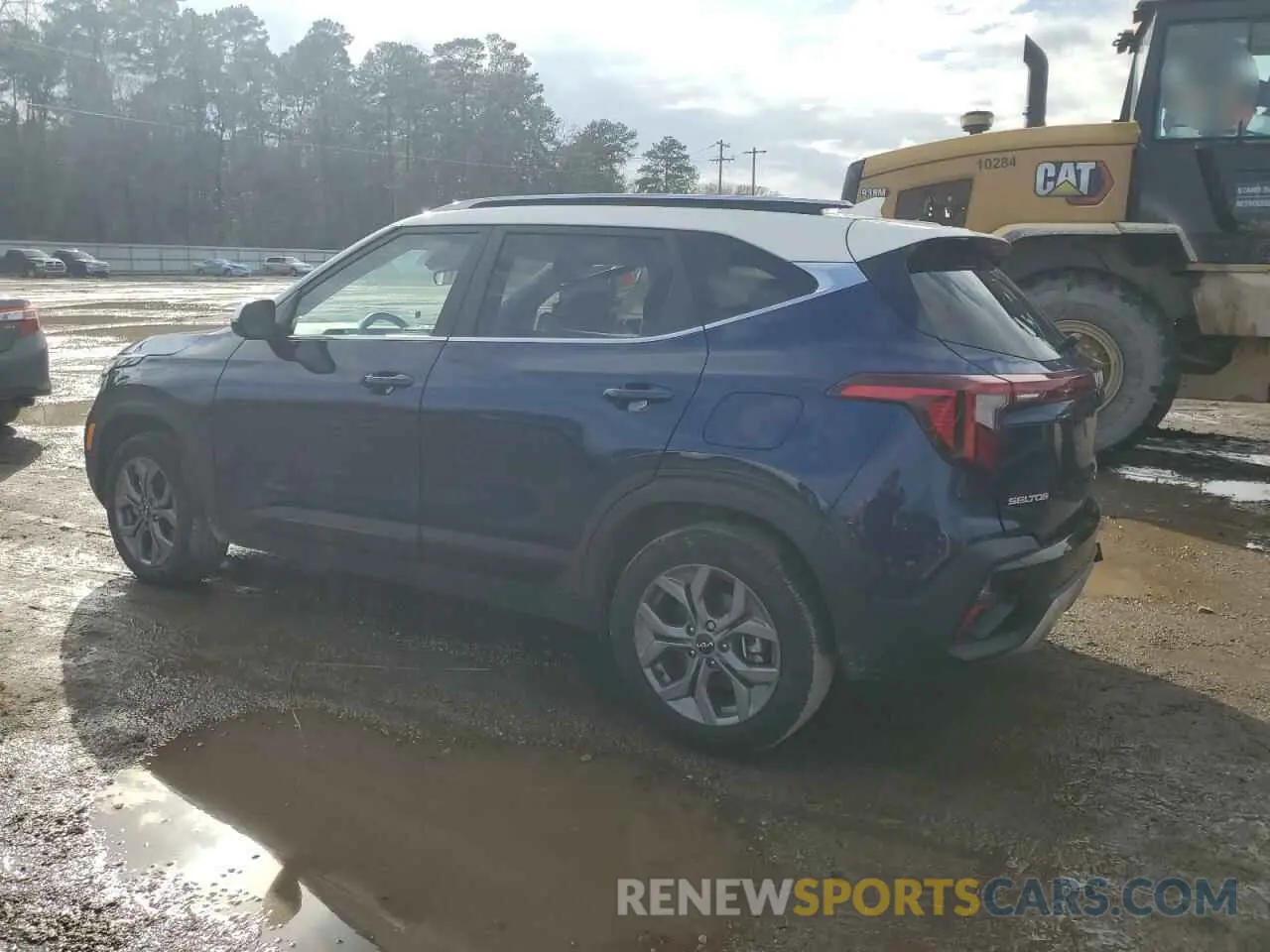 2 fotografías del automóvil dañado KNDEUCAA4R7560062 KIA SELTOS 2024