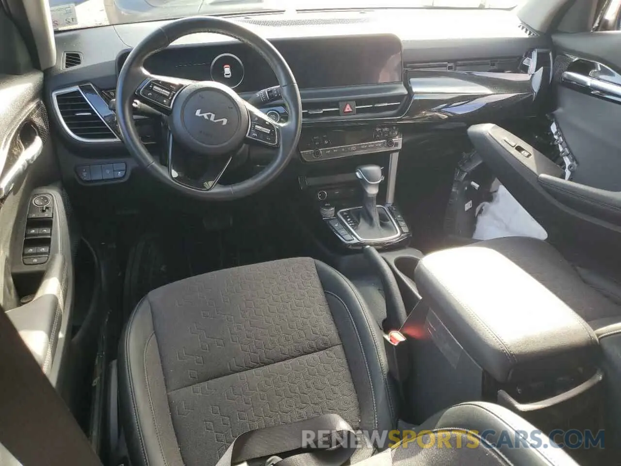 8 fotografías del automóvil dañado KNDEUCAA4R7560062 KIA SELTOS 2024