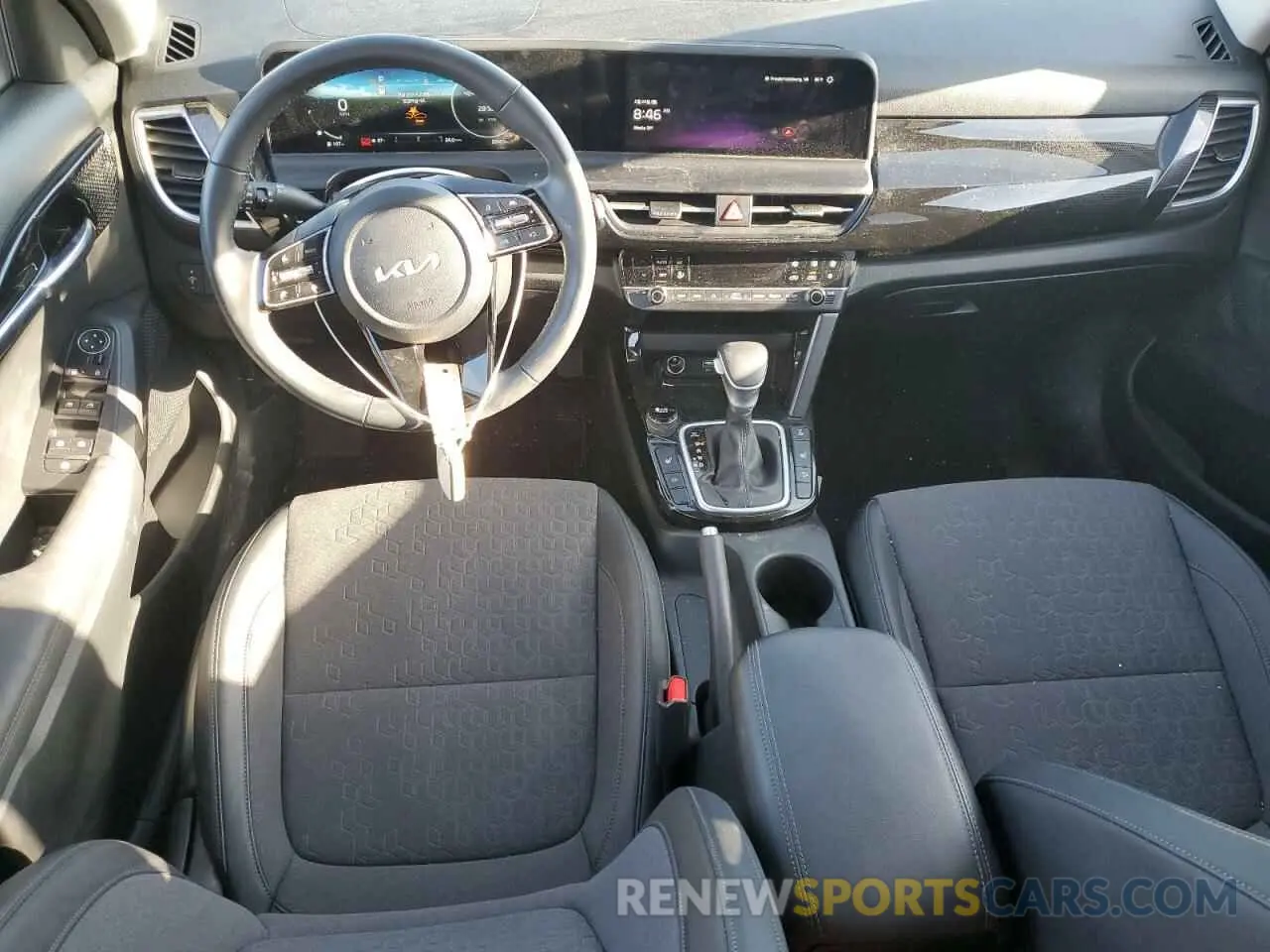 8 fotografías del automóvil dañado KNDEUCAA5R7637909 KIA SELTOS 2024