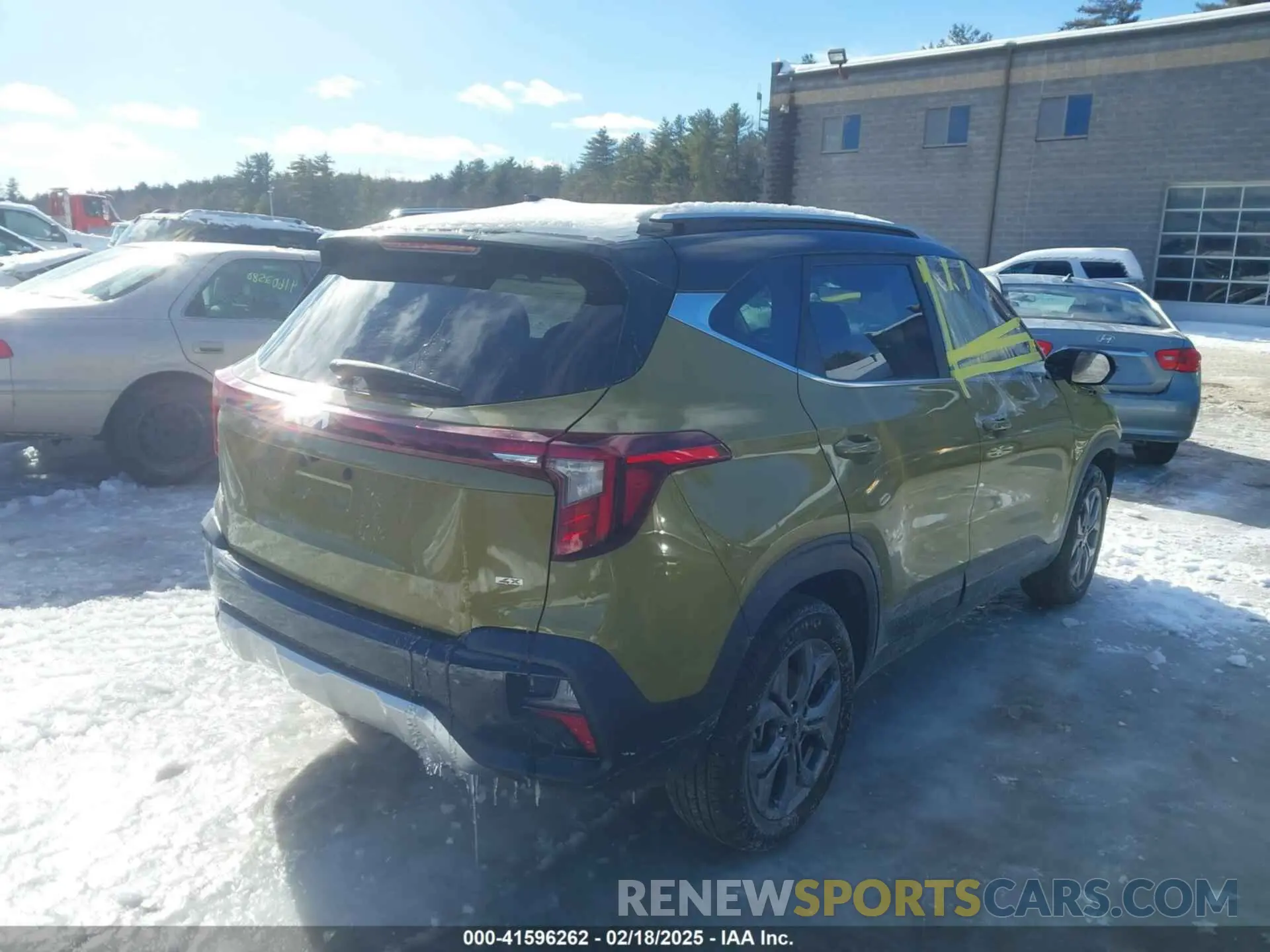 4 fotografías del automóvil dañado KNDEUCAA5R7639062 KIA SELTOS 2024