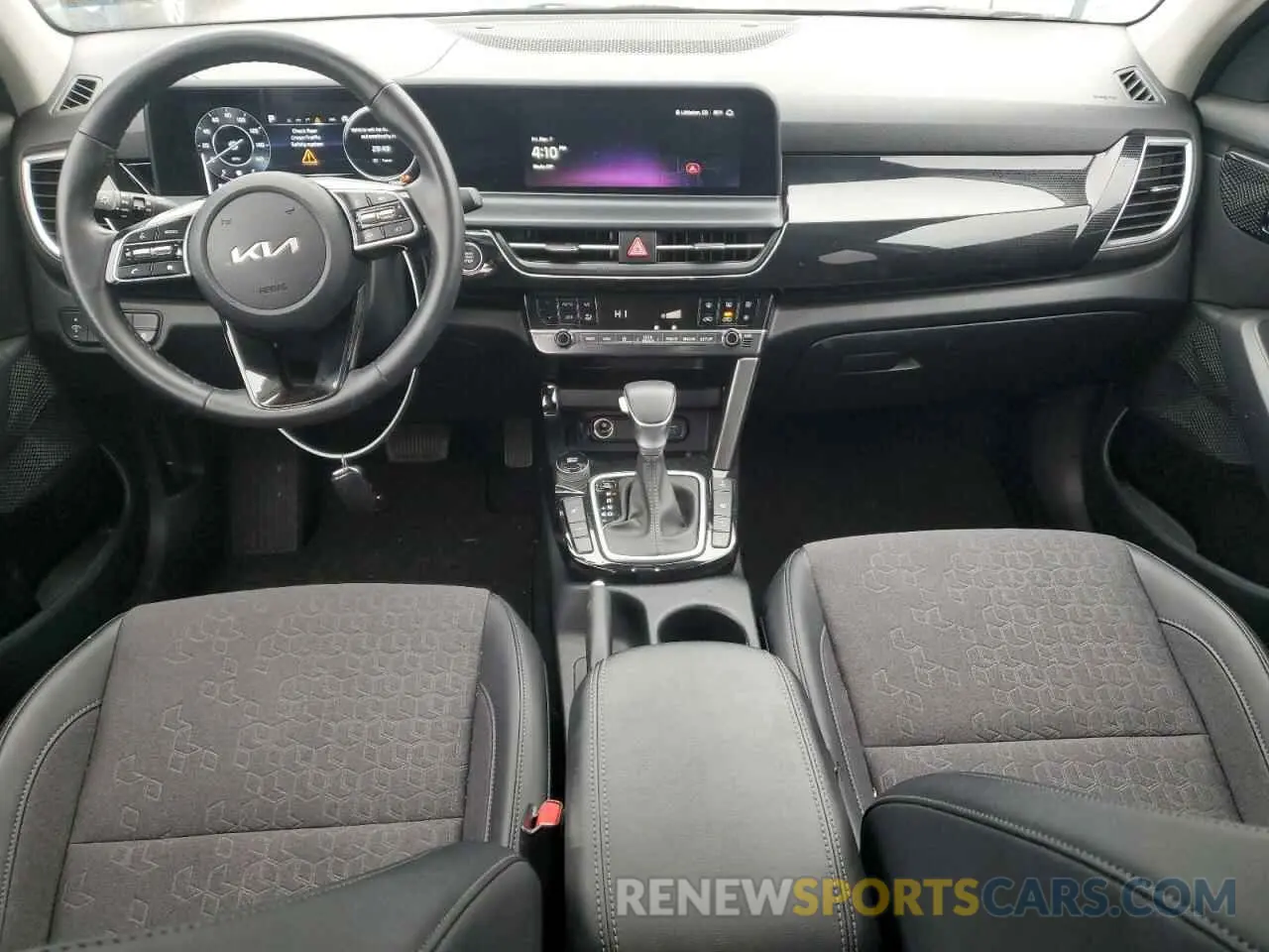 8 fotografías del automóvil dañado KNDEUCAA6R7664973 KIA SELTOS 2024