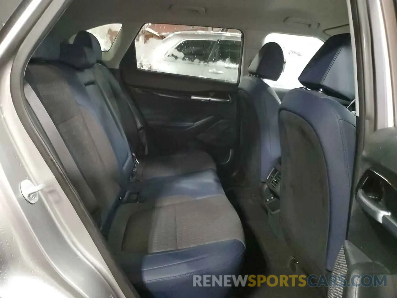 11 fotografías del automóvil dañado KNDEUCAA7R7530201 KIA SELTOS 2024