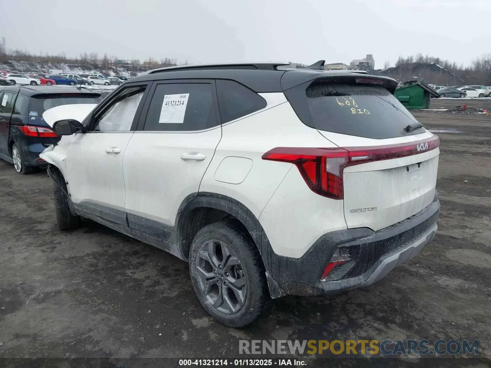 3 fotografías del automóvil dañado KNDEUCAA7R7559438 KIA SELTOS 2024