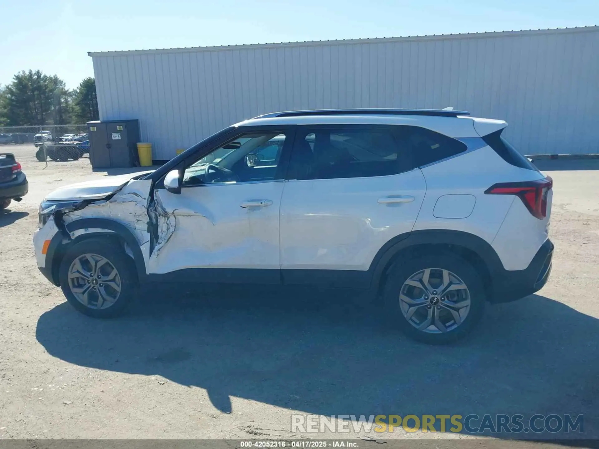 14 fotografías del automóvil dañado KNDEUCAA7R7611201 KIA SELTOS 2024