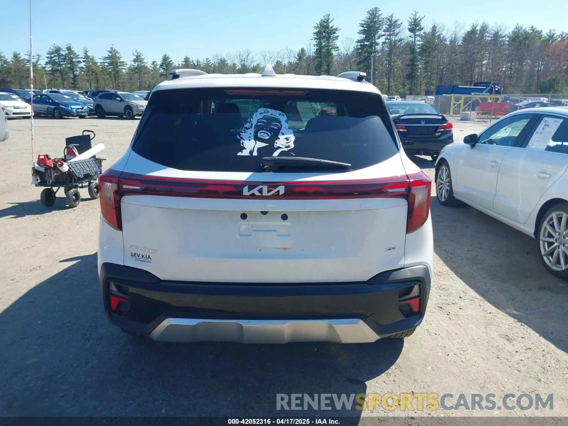 16 fotografías del automóvil dañado KNDEUCAA7R7611201 KIA SELTOS 2024
