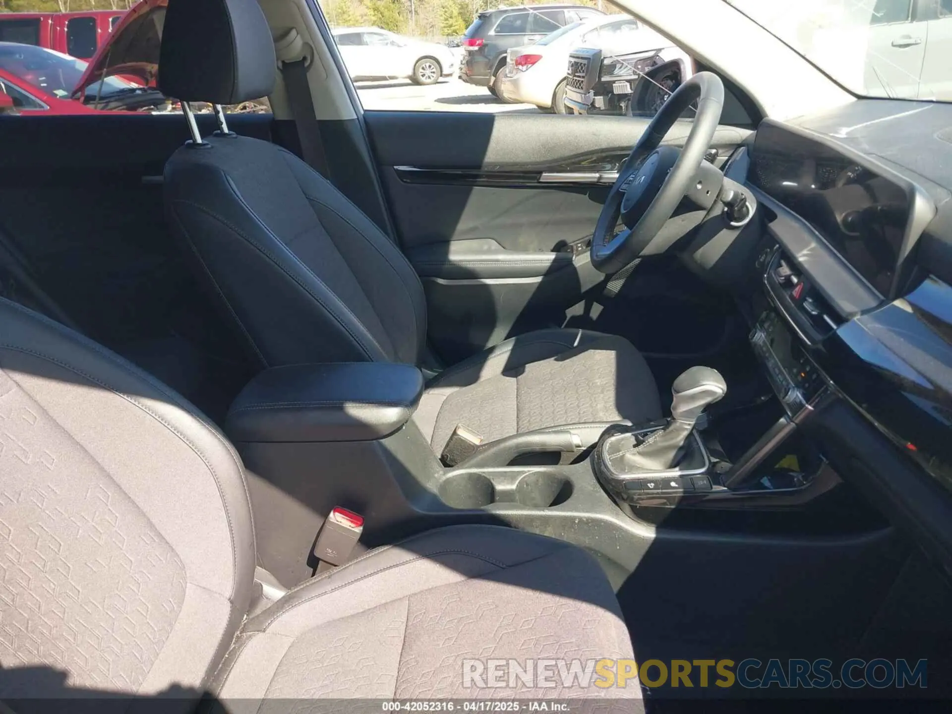 5 fotografías del automóvil dañado KNDEUCAA7R7611201 KIA SELTOS 2024