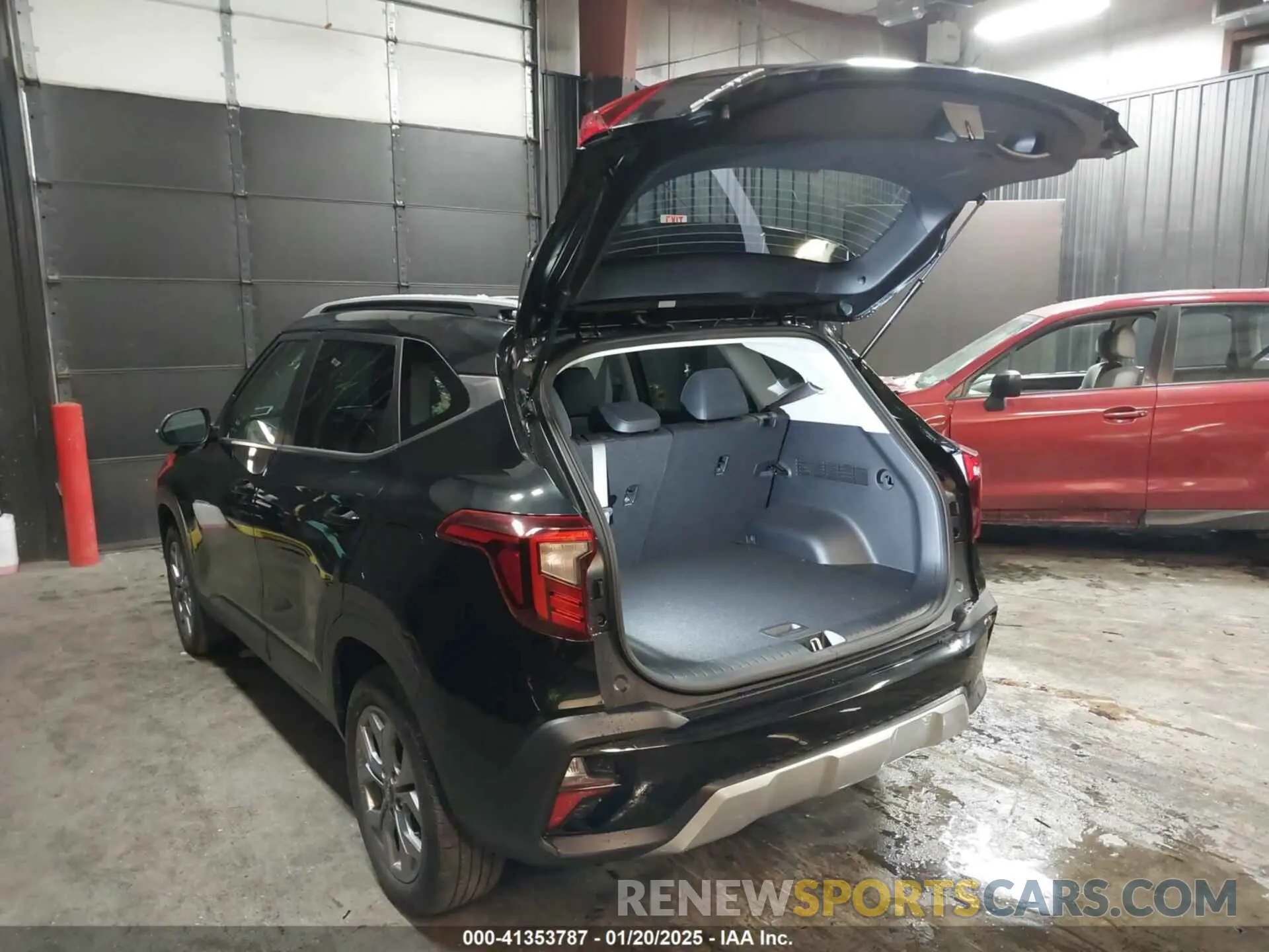 3 fotografías del automóvil dañado KNDEUCAA8R7522642 KIA SELTOS 2024