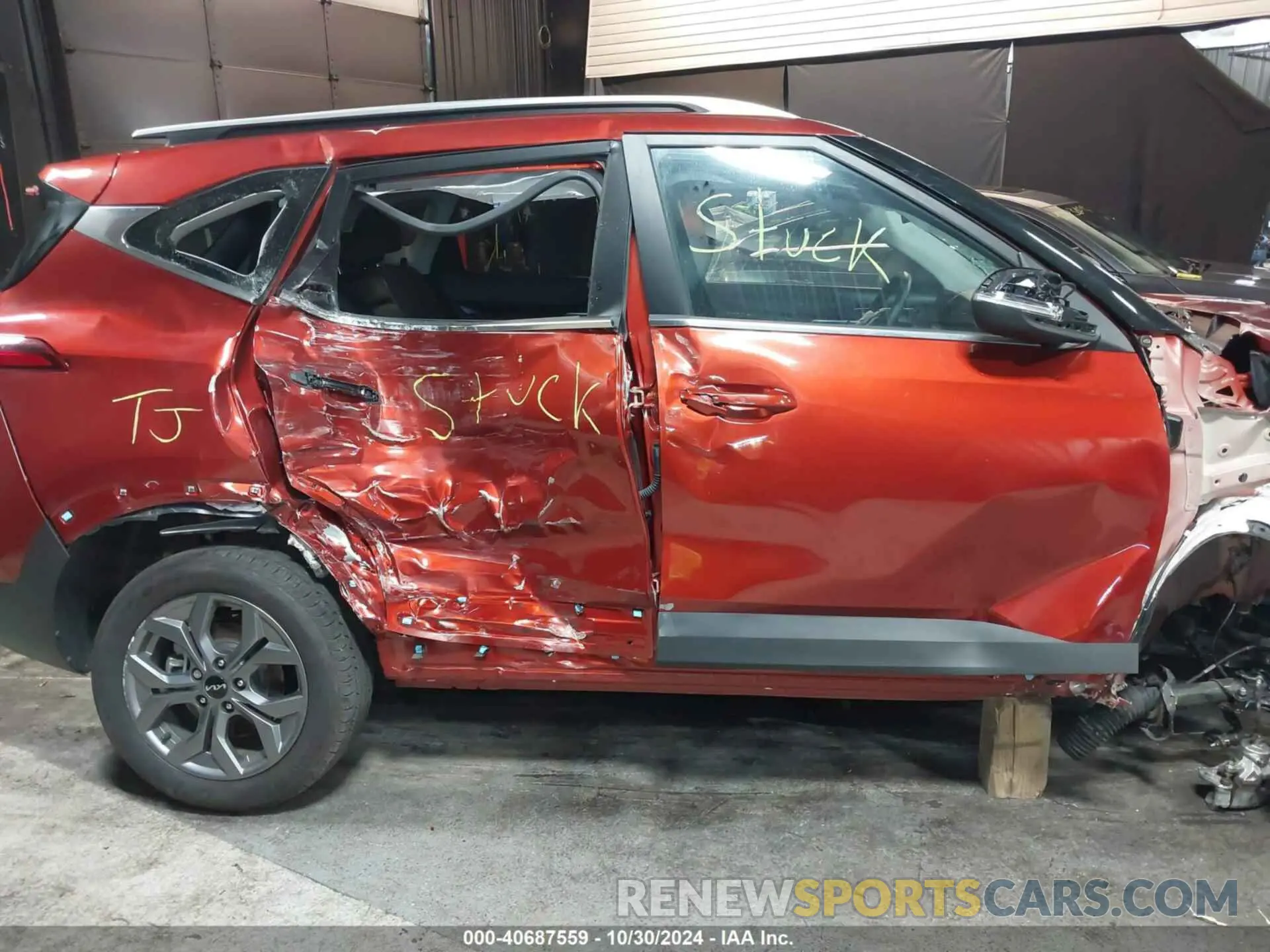21 fotografías del automóvil dañado KNDEUCAA8R7606623 KIA SELTOS 2024