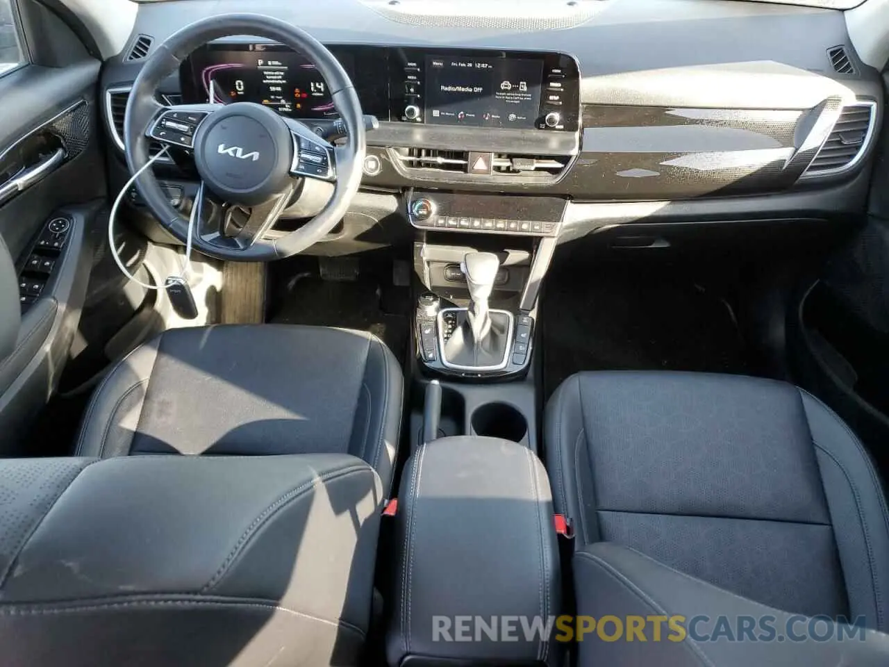 8 fotografías del automóvil dañado KNDEUCAAXR7559367 KIA SELTOS 2024