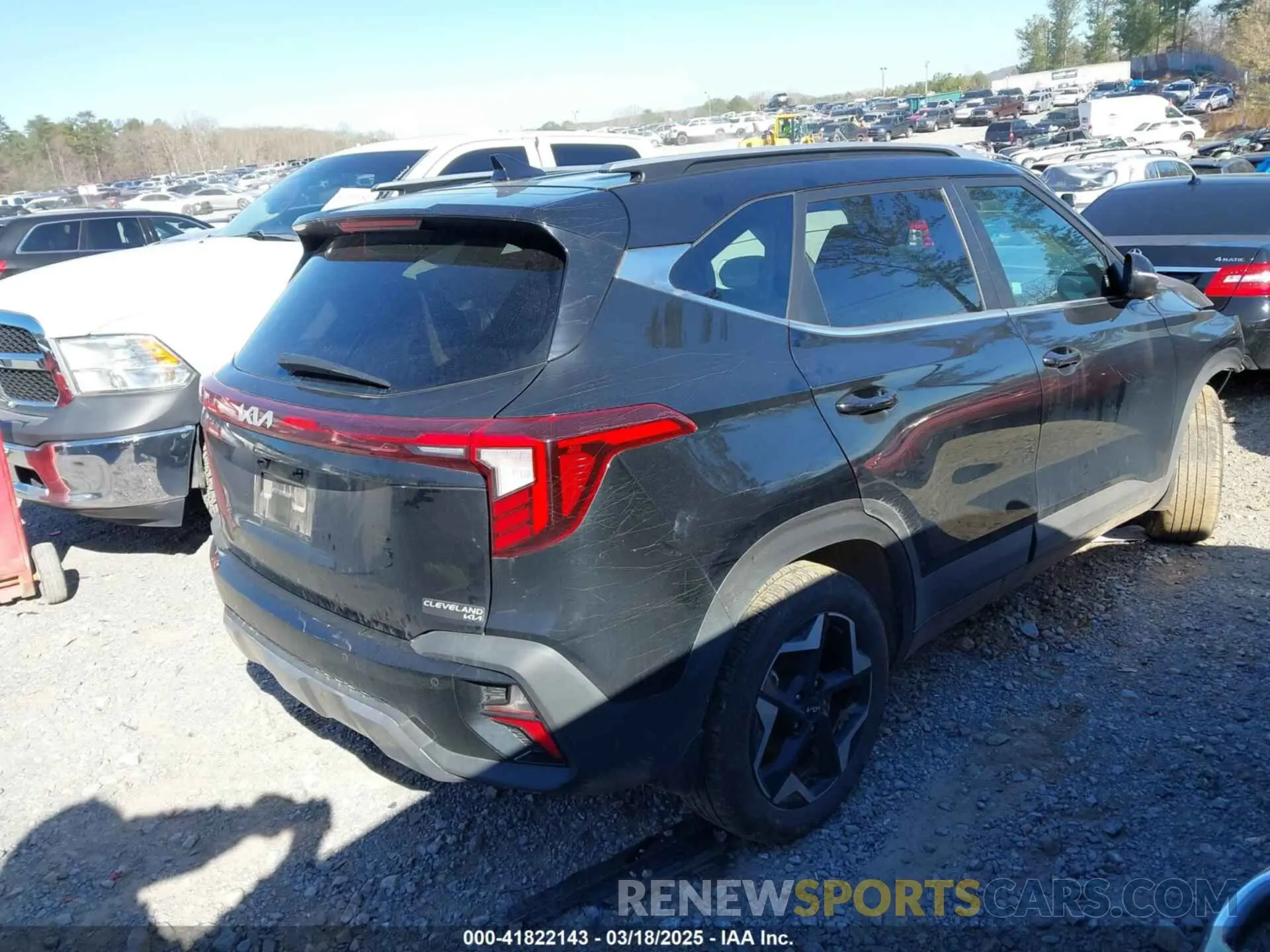 4 fotografías del automóvil dañado KNDER2AA2S7701292 KIA SELTOS 2025
