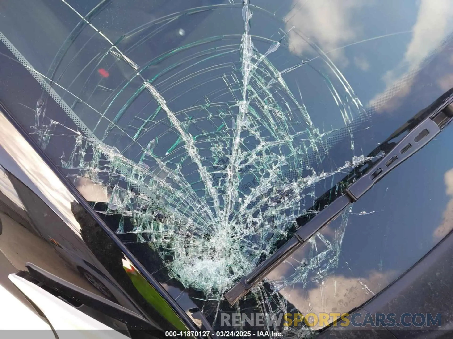 19 fotografías del automóvil dañado KNDERCAA5S7672568 KIA SELTOS 2025