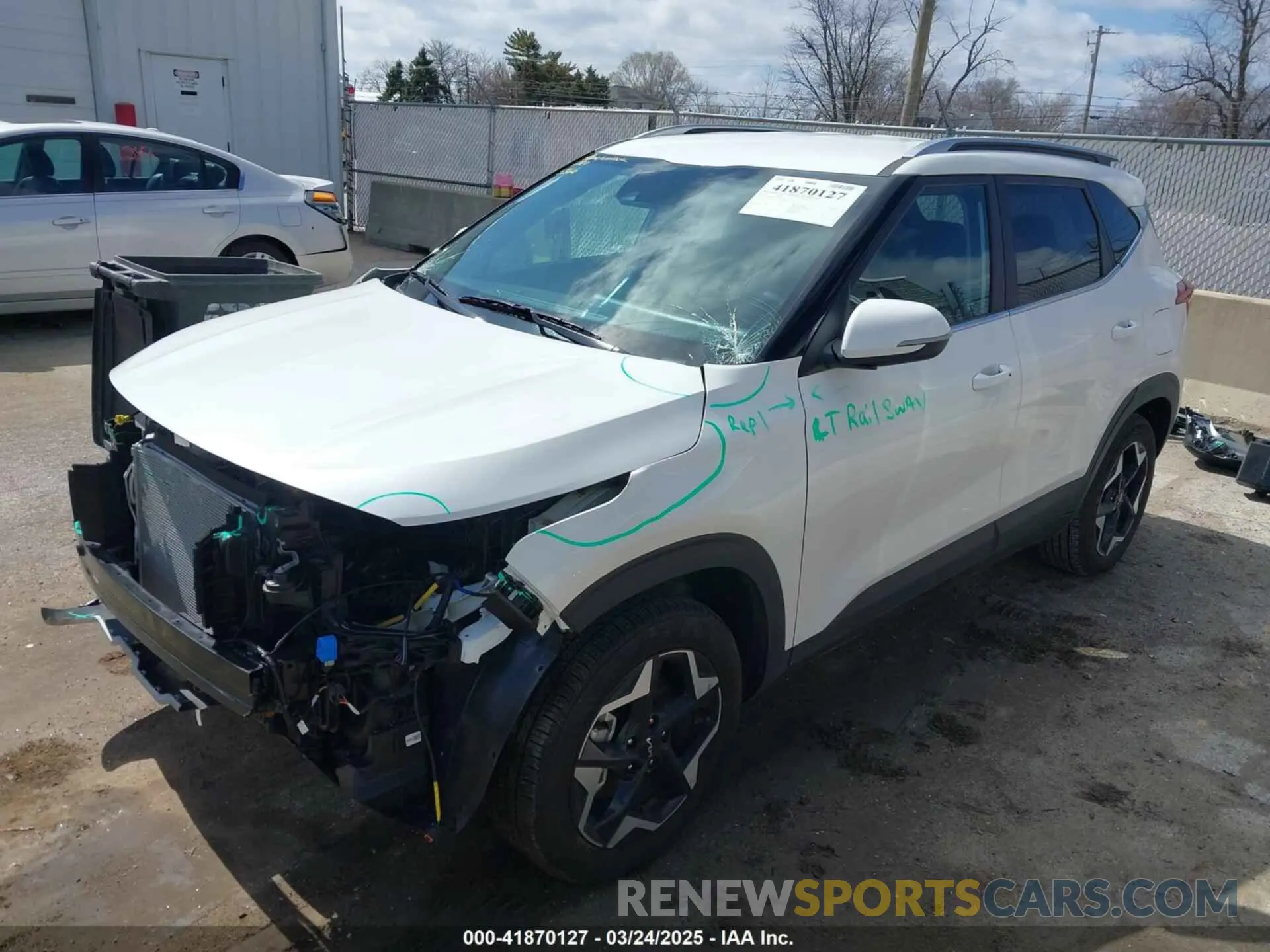 2 fotografías del automóvil dañado KNDERCAA5S7672568 KIA SELTOS 2025