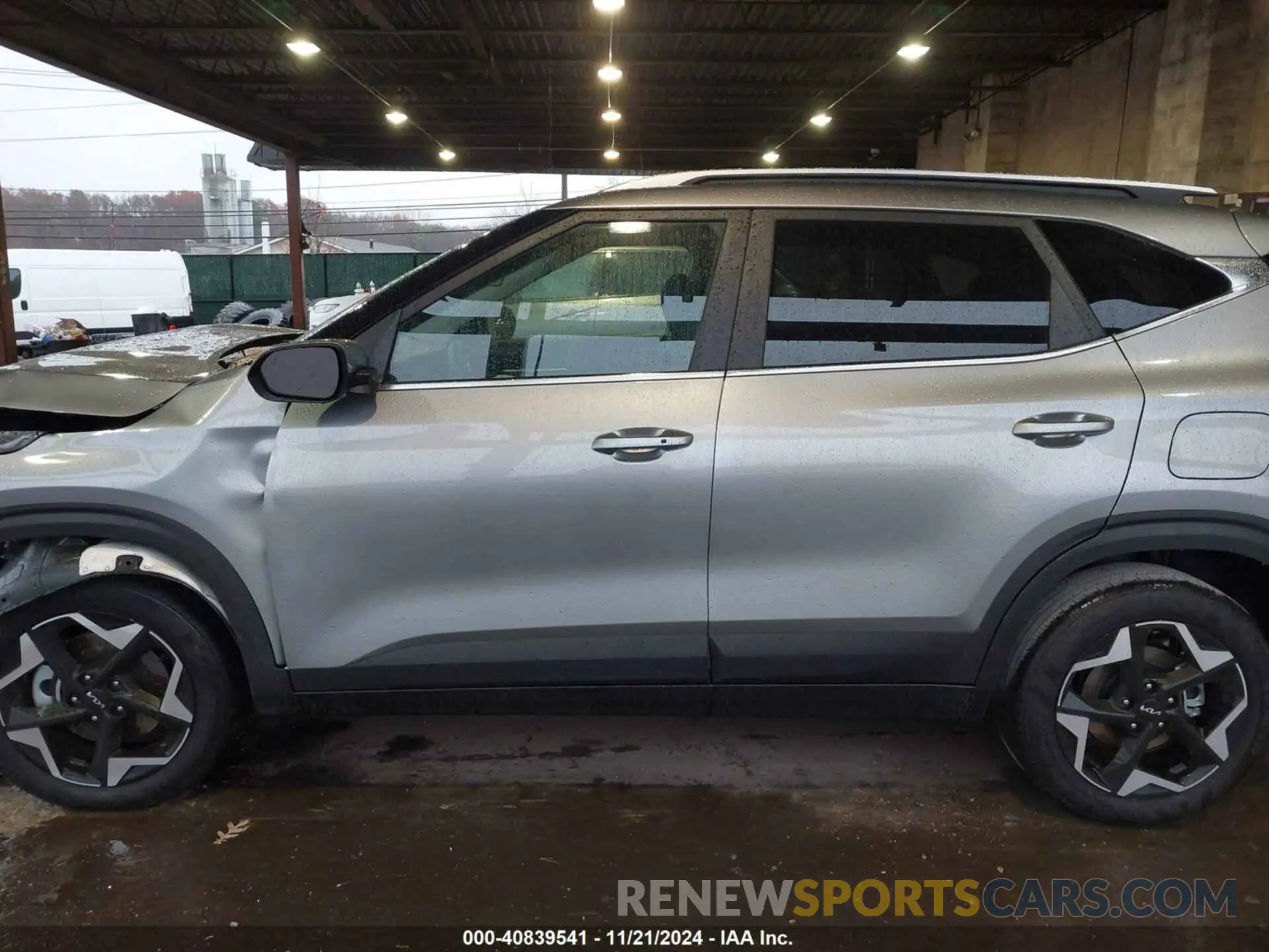 15 fotografías del automóvil dañado KNDERCAA6S7671087 KIA SELTOS 2025