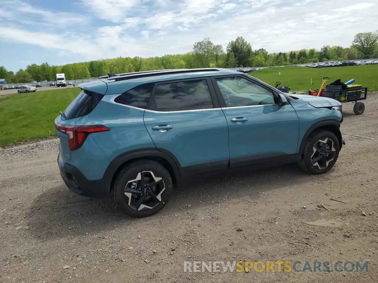 3 fotografías del automóvil dañado KNDERCAA7S7723391 KIA SELTOS 2025