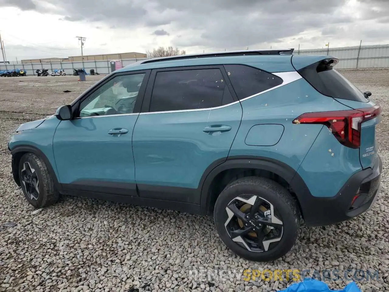 2 fotografías del automóvil dañado KNDERCAA7S7749196 KIA SELTOS 2025