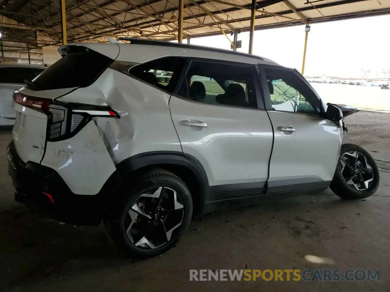 3 fotografías del automóvil dañado KNDERCAA9S7671844 KIA SELTOS 2025