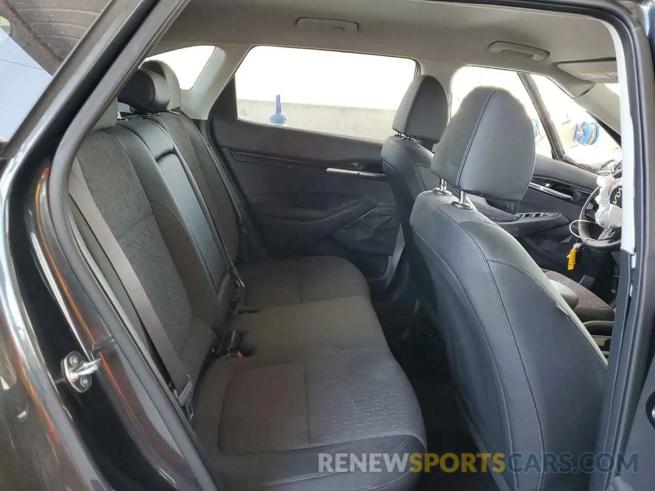 10 fotografías del automóvil dañado KNDEU2AAXS7741912 KIA SELTOS 2025